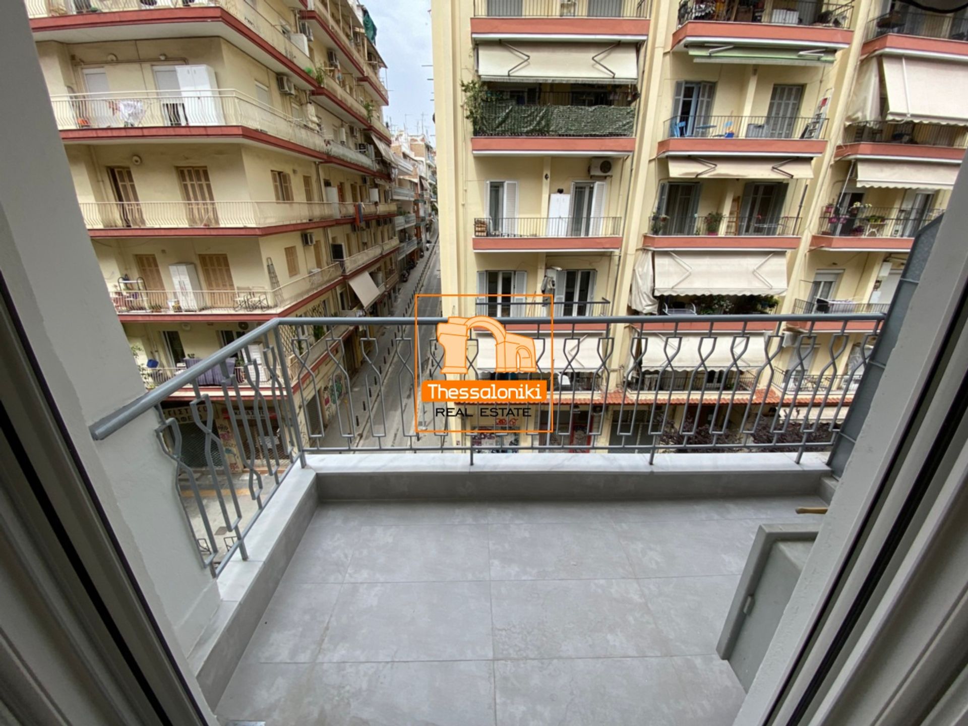 Condominio en Thessaloniki,  12651920