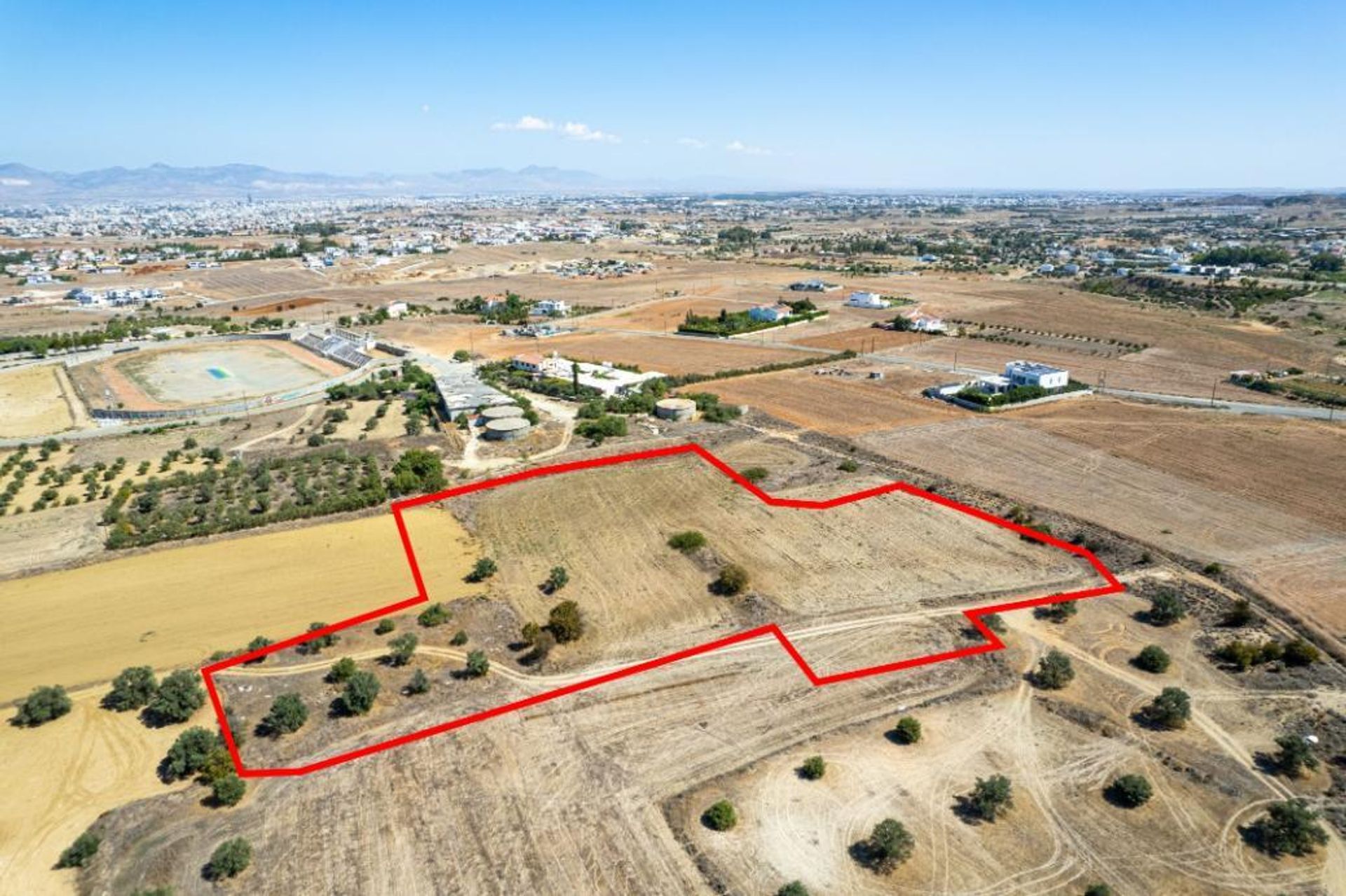 Land im Lakatamia, Nicosia 12653727