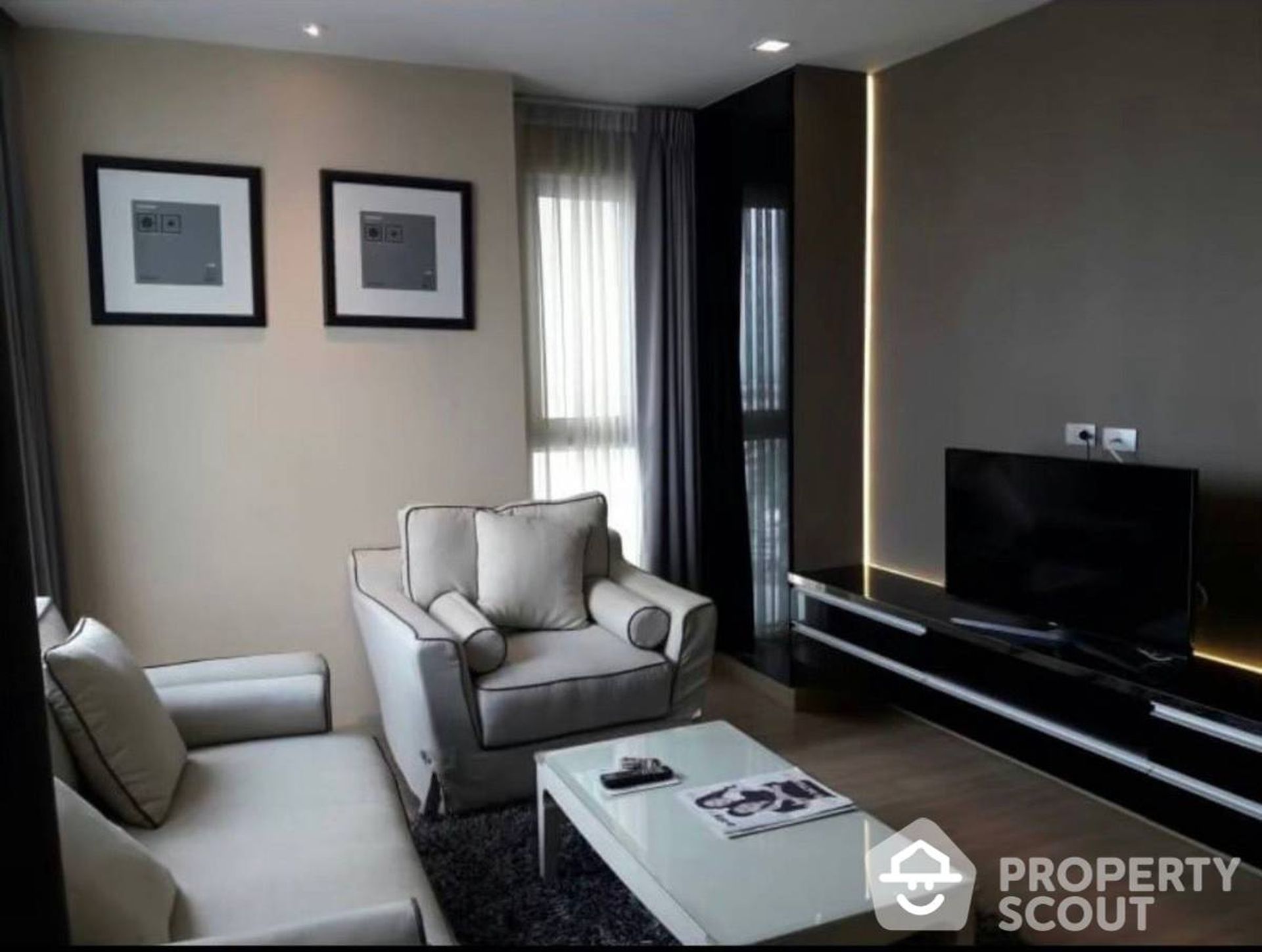 Condominio en Phra Khanong, Krung Thep Maha Nakhon 12654392