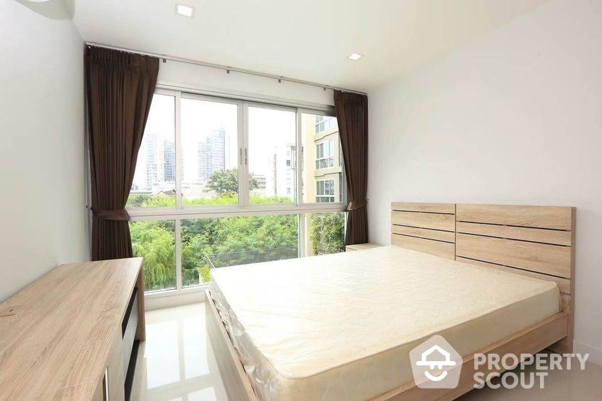 Condominium in Phra Khanong, Krung Thep Maha Nakhon 12654569