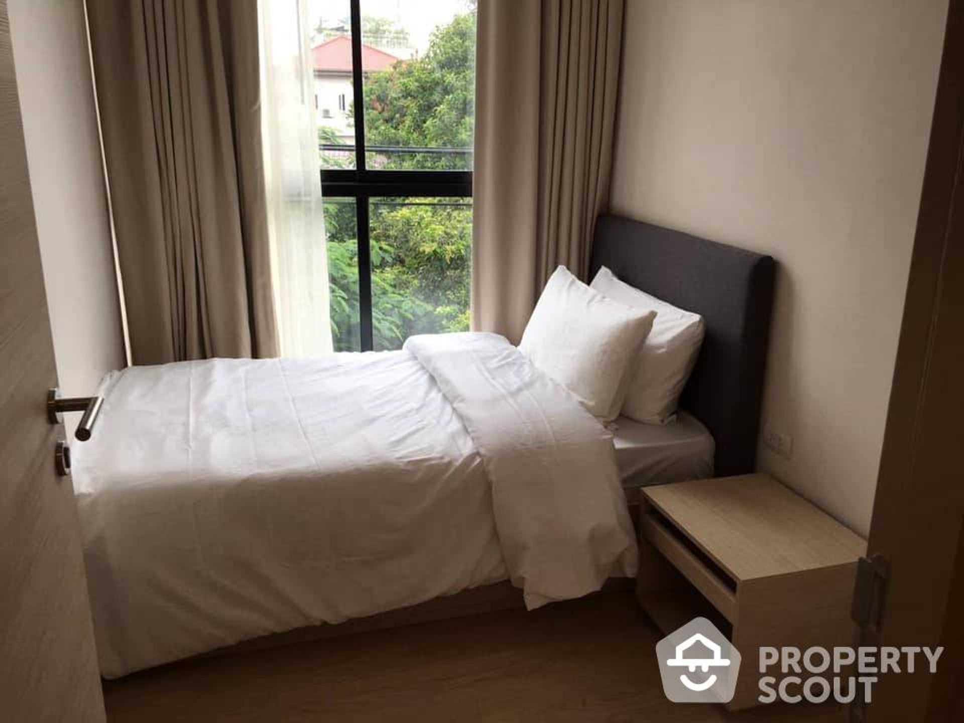 Condominium in Watthana, Krung Thep Maha Nakhon 12654889