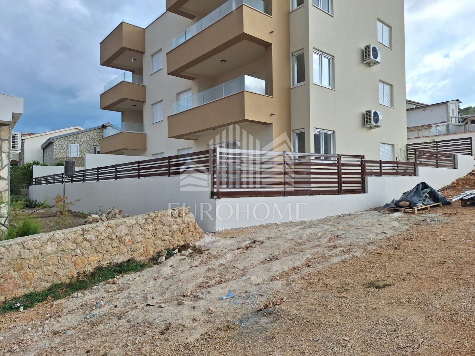 Condominium in Starigrad, Zadarska Zupanija 12655043