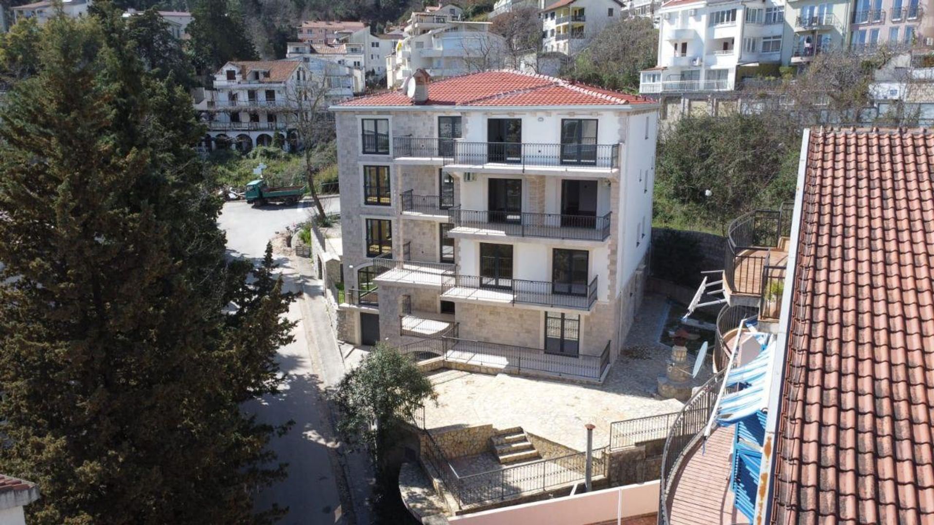 rumah dalam Budva, Budva 12655115