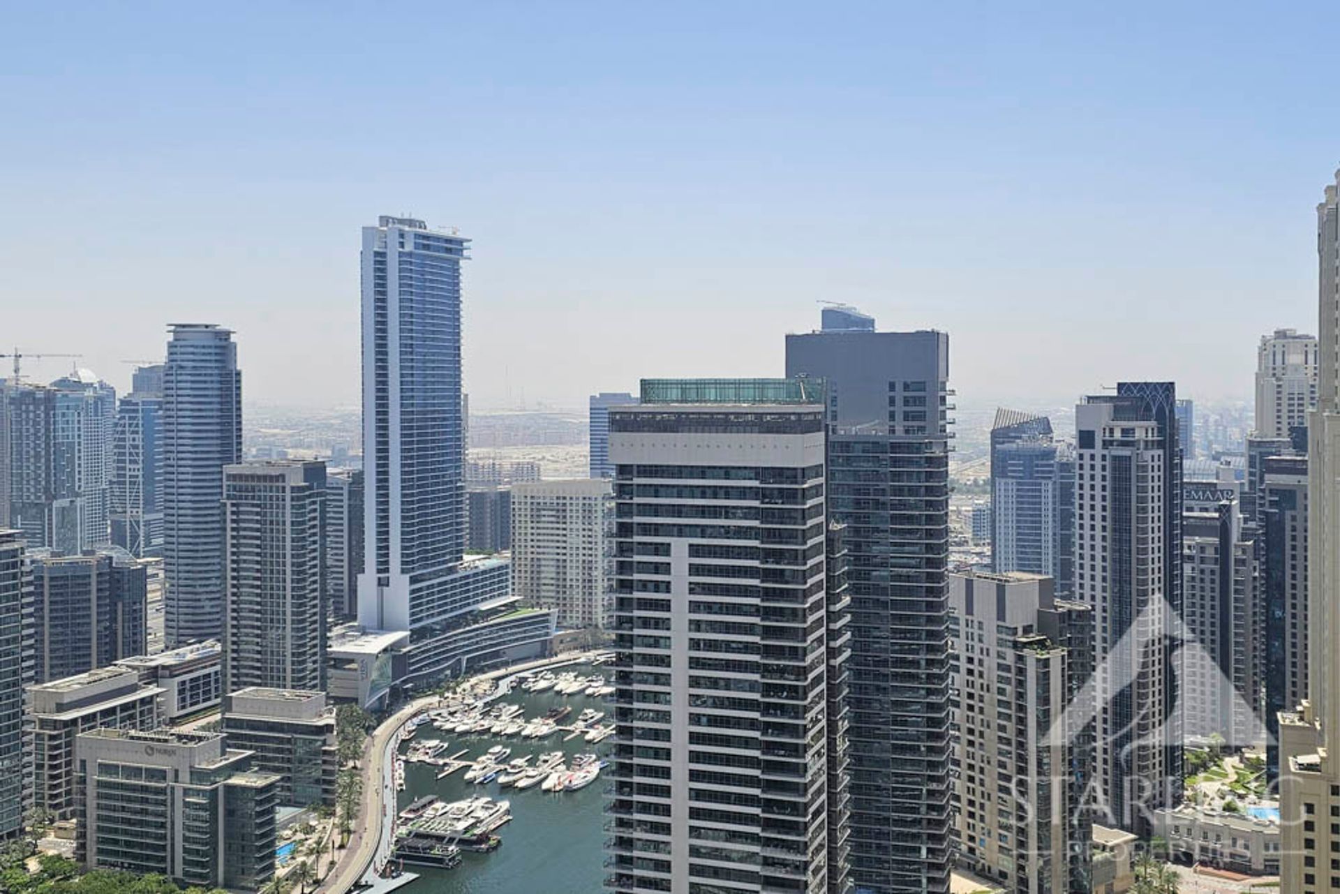 Condominium in Dubai, Dubai 12659123