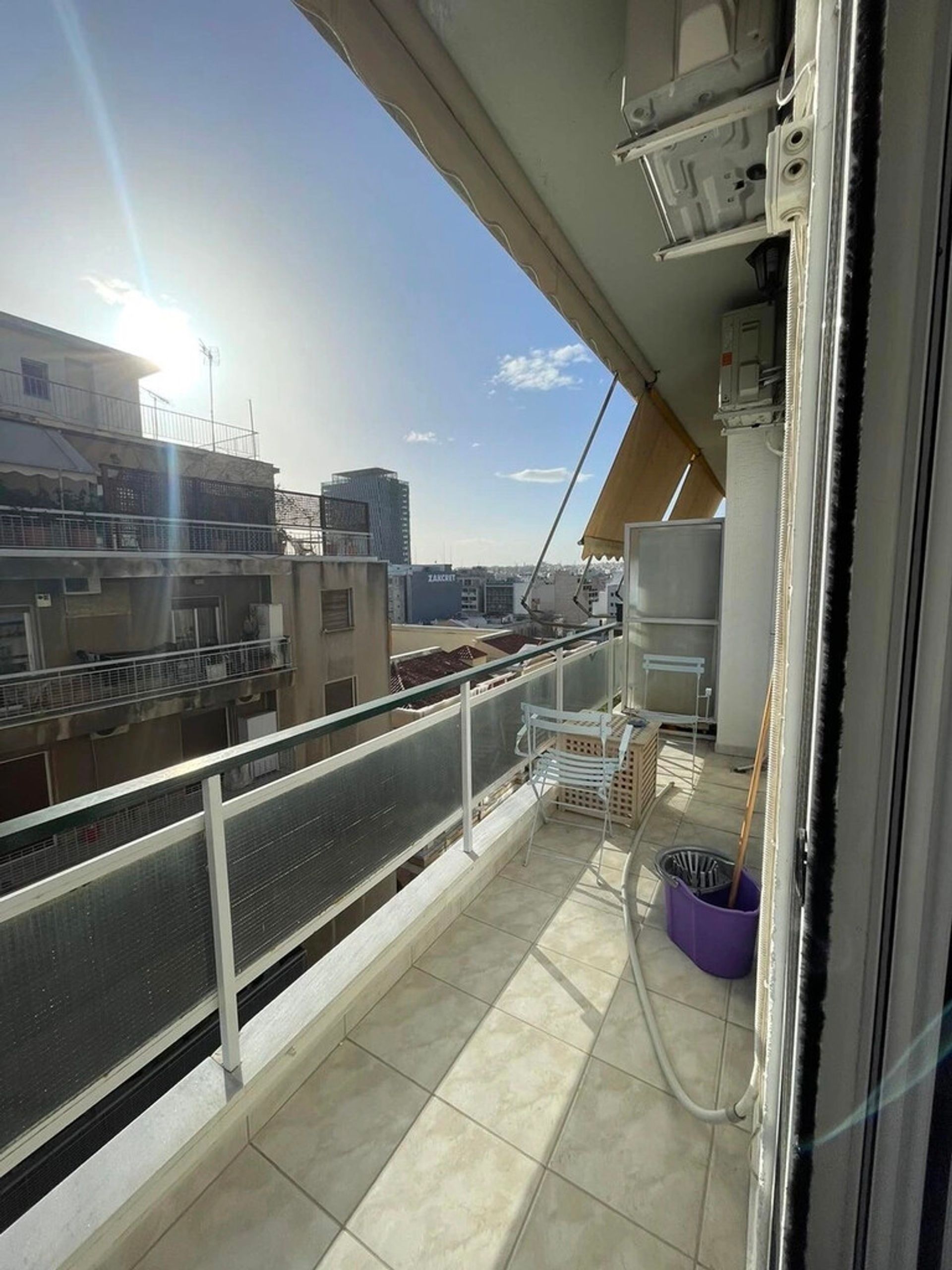 Condominium in Pireas,  12662166