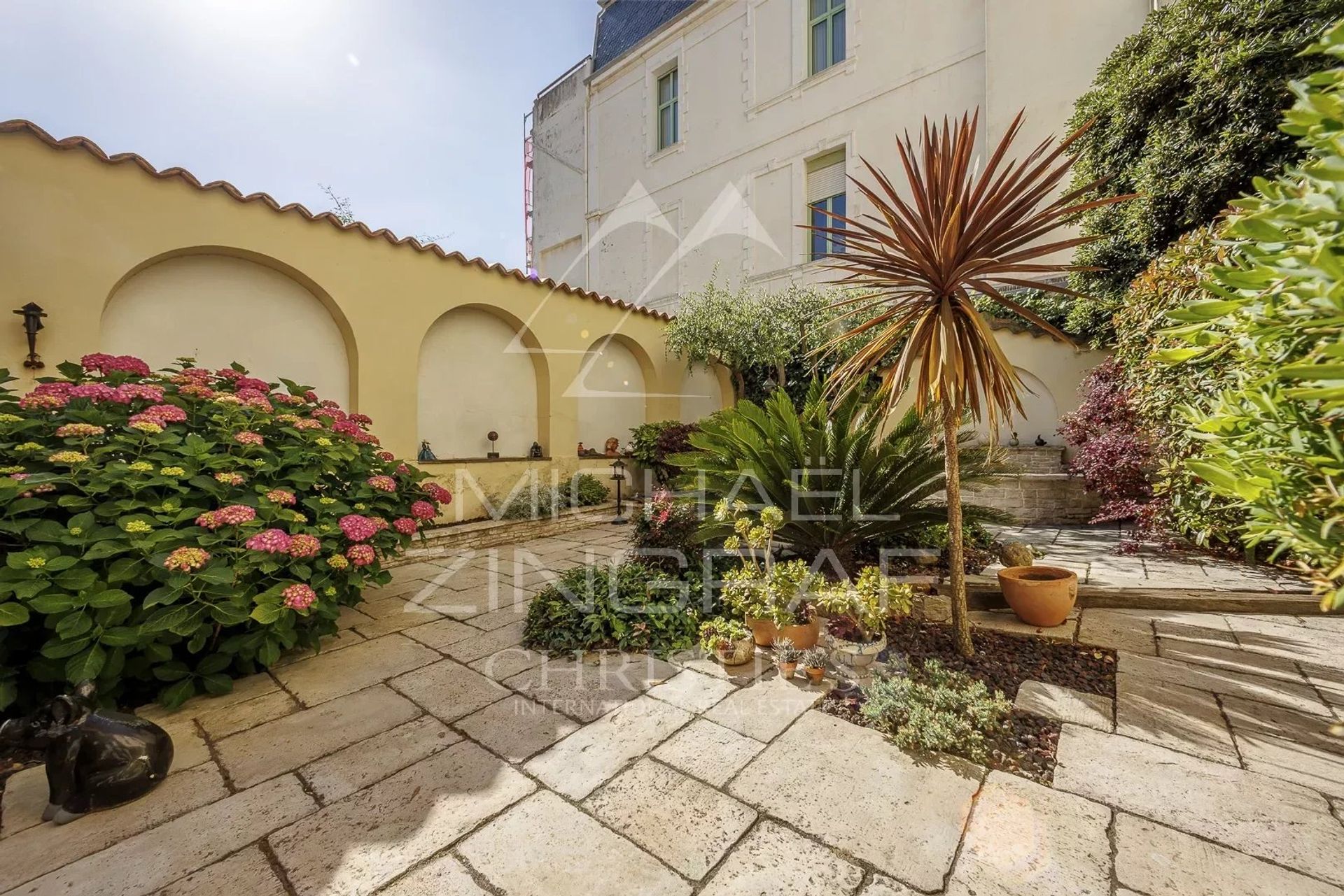 House in Cannes, Alpes-Maritimes 12664399