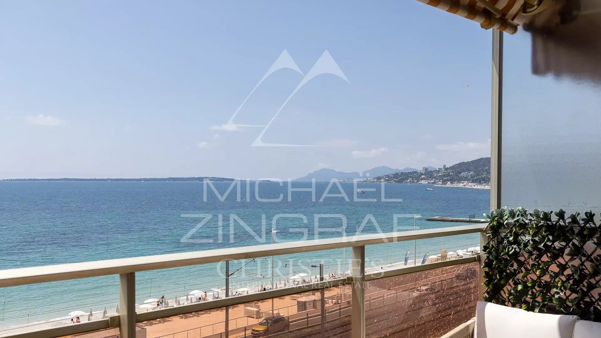 Condominium in Juan-les-Pins, Alpes-Maritimes 12664401