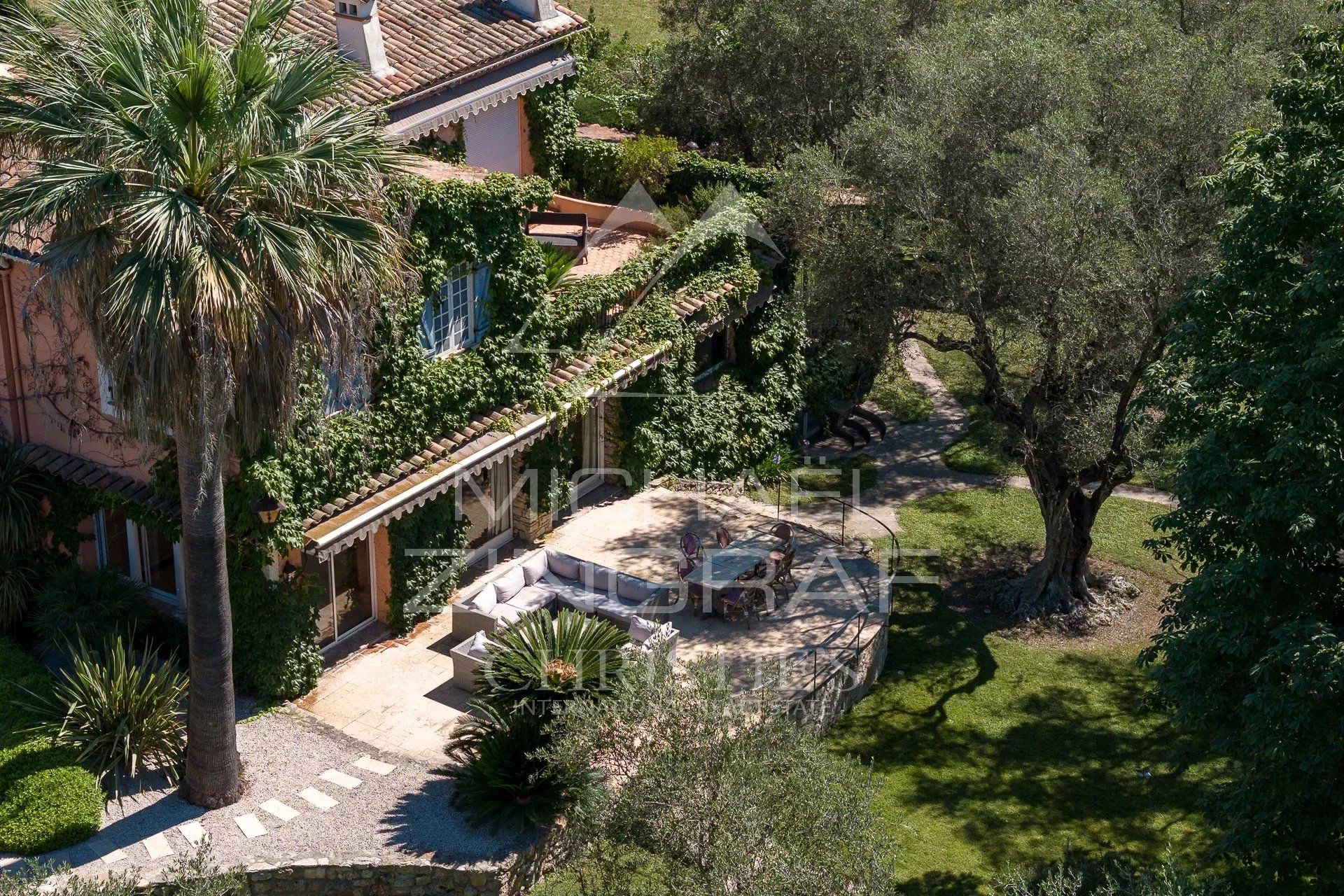 rumah dalam Mougins, Alpes-Maritimes 12664404