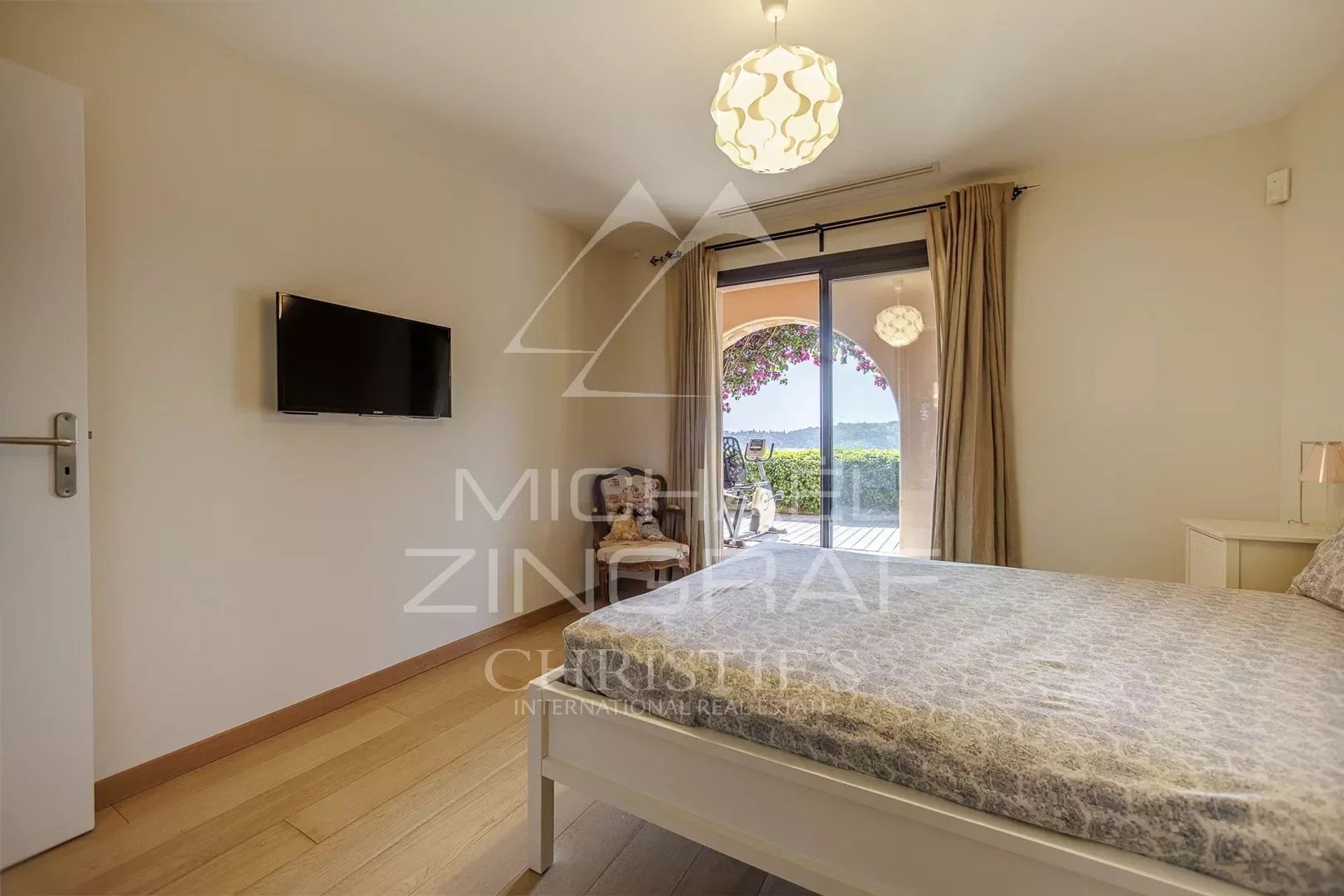 Condominium in Villefranche-sur-Mer, Alpes-Maritimes 12664424