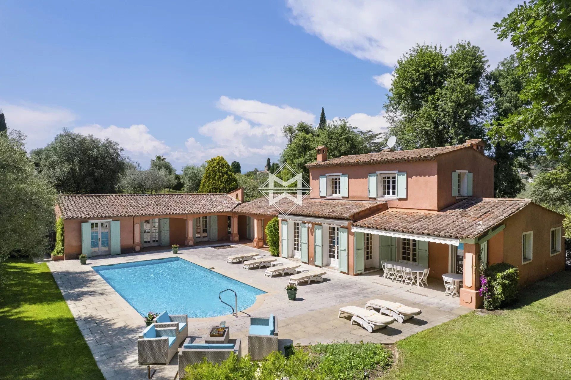 Hus i Mougins, Provence-Alpes-Cote d'Azur 12664442