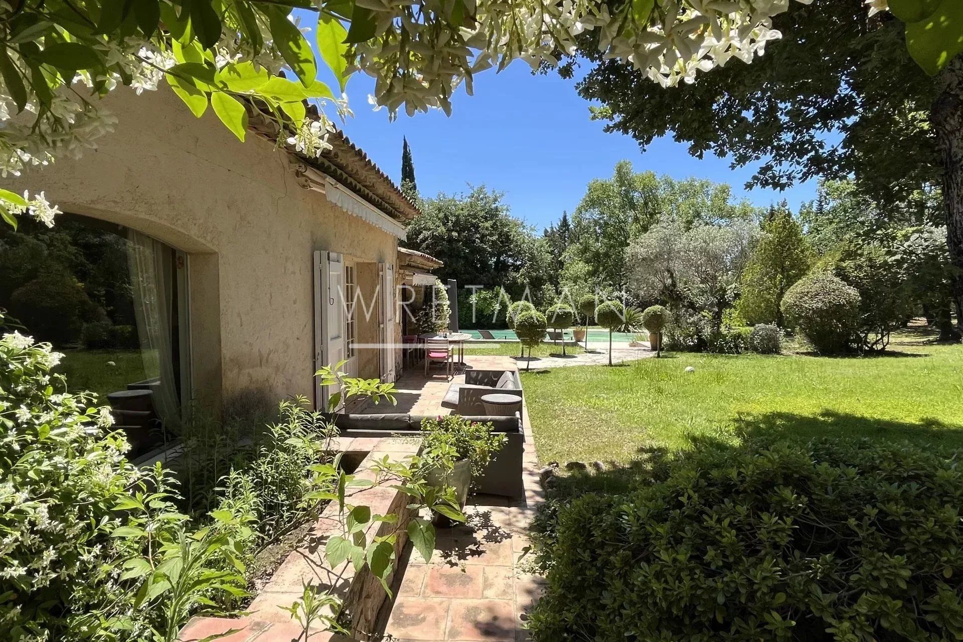 Casa nel Saint-Paul-en-Forêt, Var 12664533