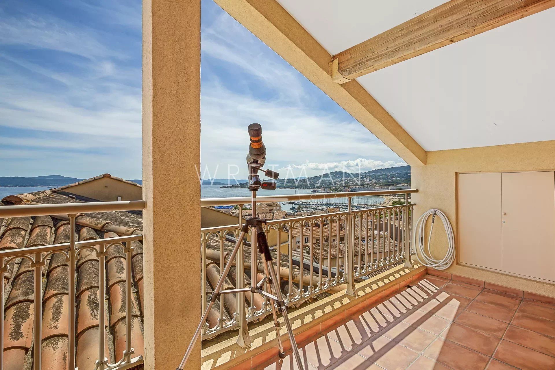 Condominium dans Sainte-Maxime, Provence-Alpes-Cote d'Azur 12664536