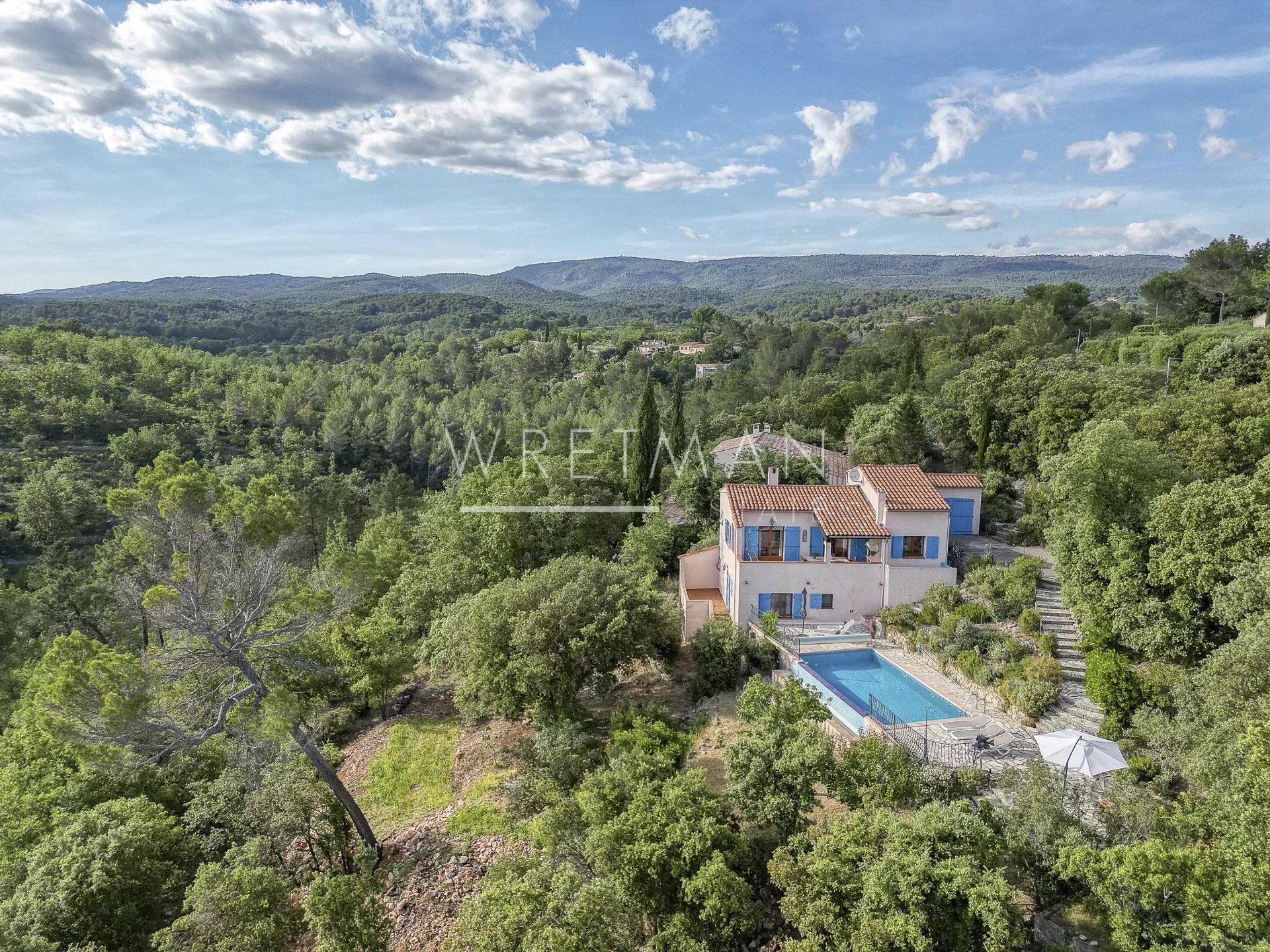 жилой дом в Flayosc, Provence-Alpes-Cote d'Azur 12664537