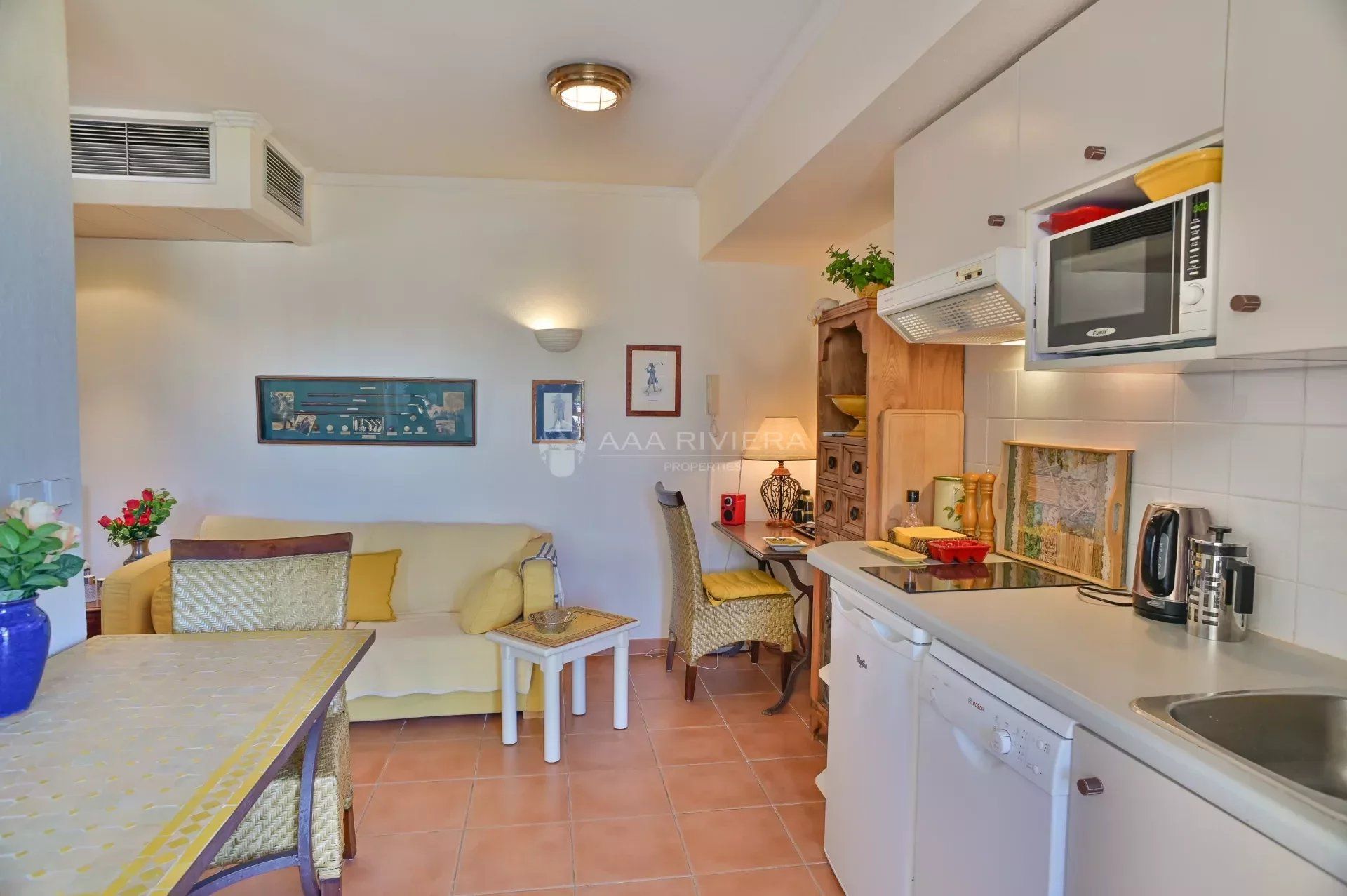 Condominium dans Mandelieu-la-Napoule, Alpes-Maritimes 12664544