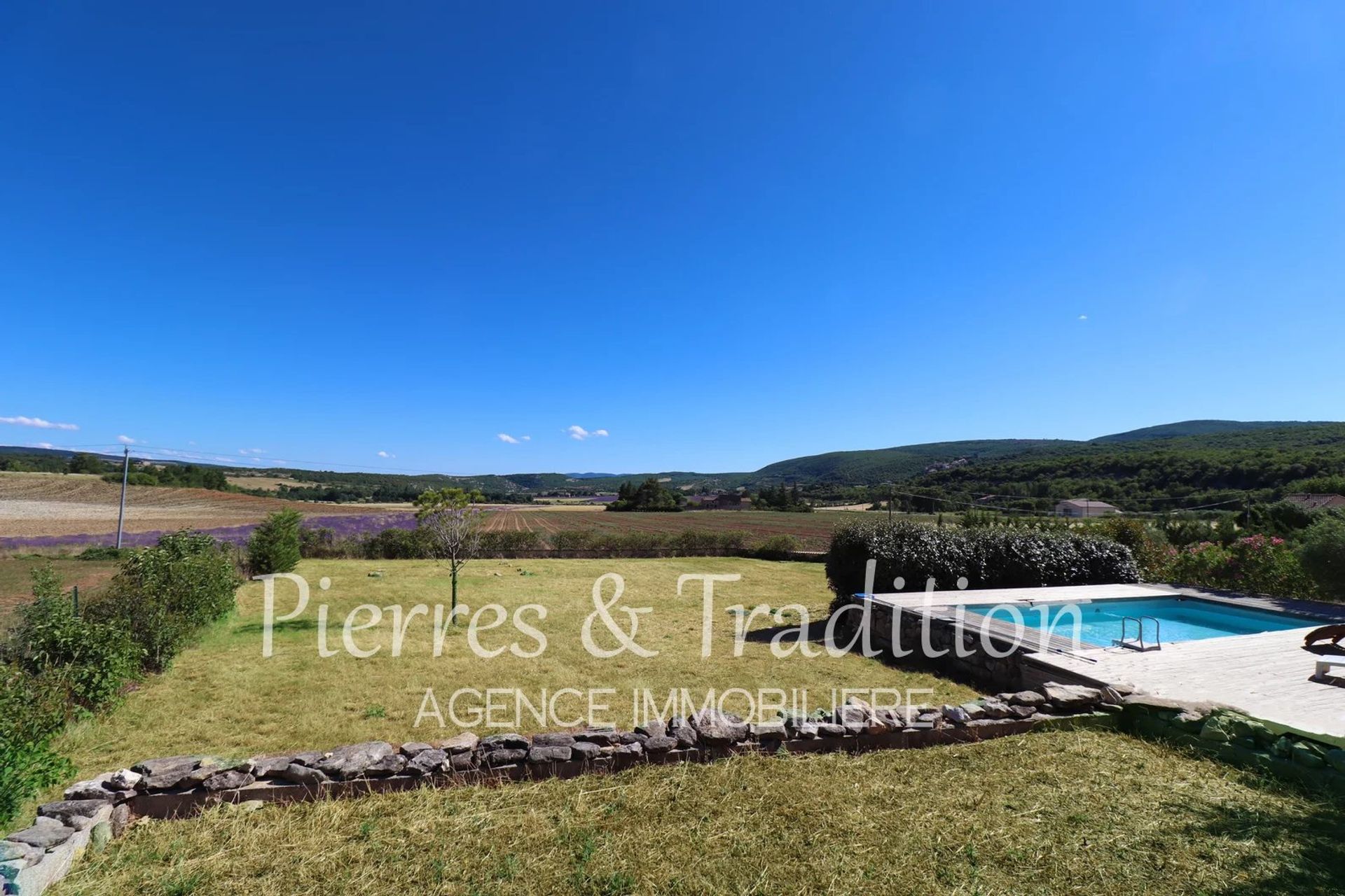 Hus i Simiane-la-Rotonde, Provence-Alpes-Cote d'Azur 12664570