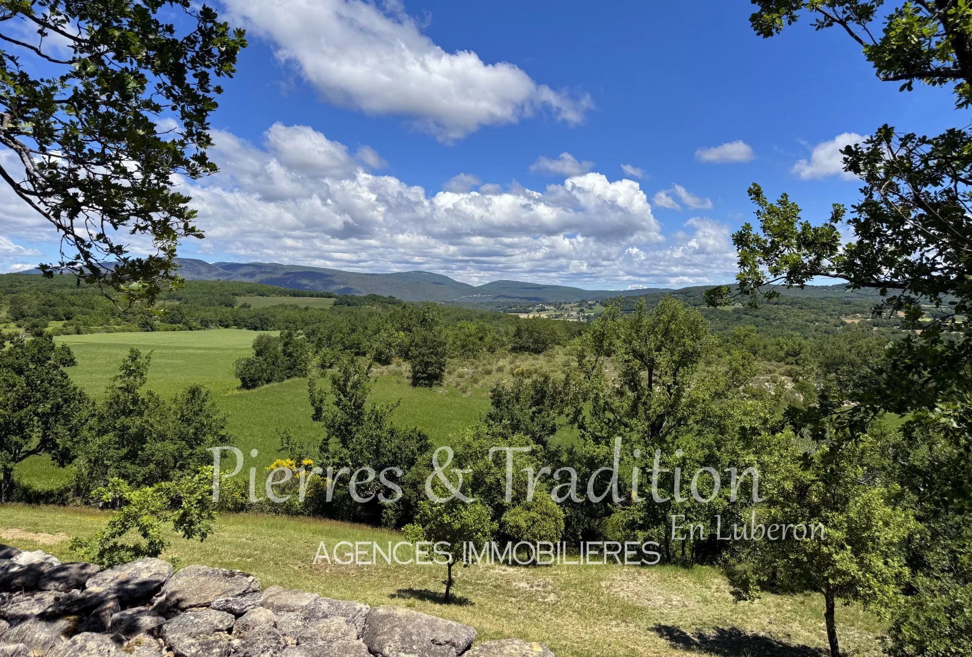 Casa nel Saint-Martin-de-Castillon, Vaucluse 12664579