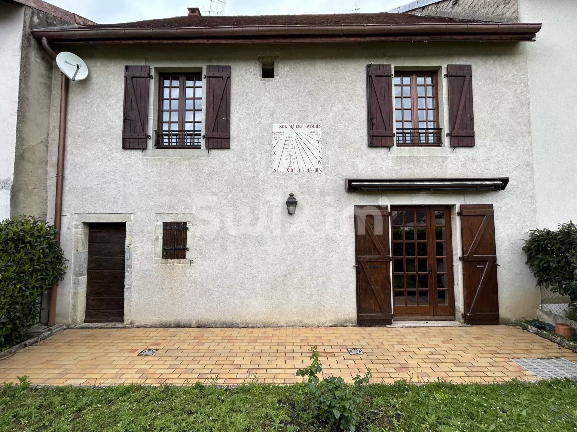 Huis in Voiteur, Bourgogne-Franche-Comte 12664673