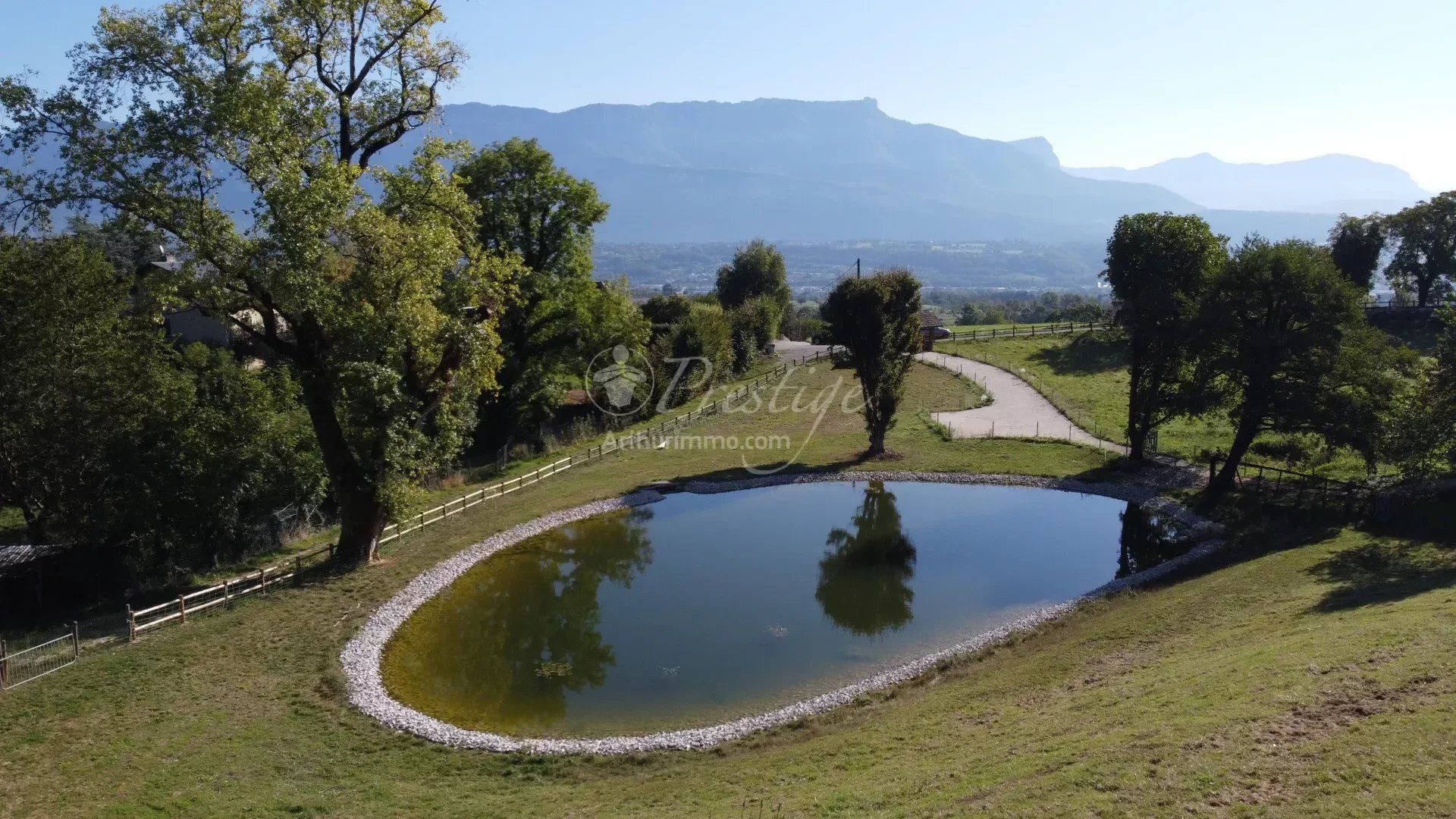 Talo sisään Le Bourget-du-Lac, Savoie 12664890