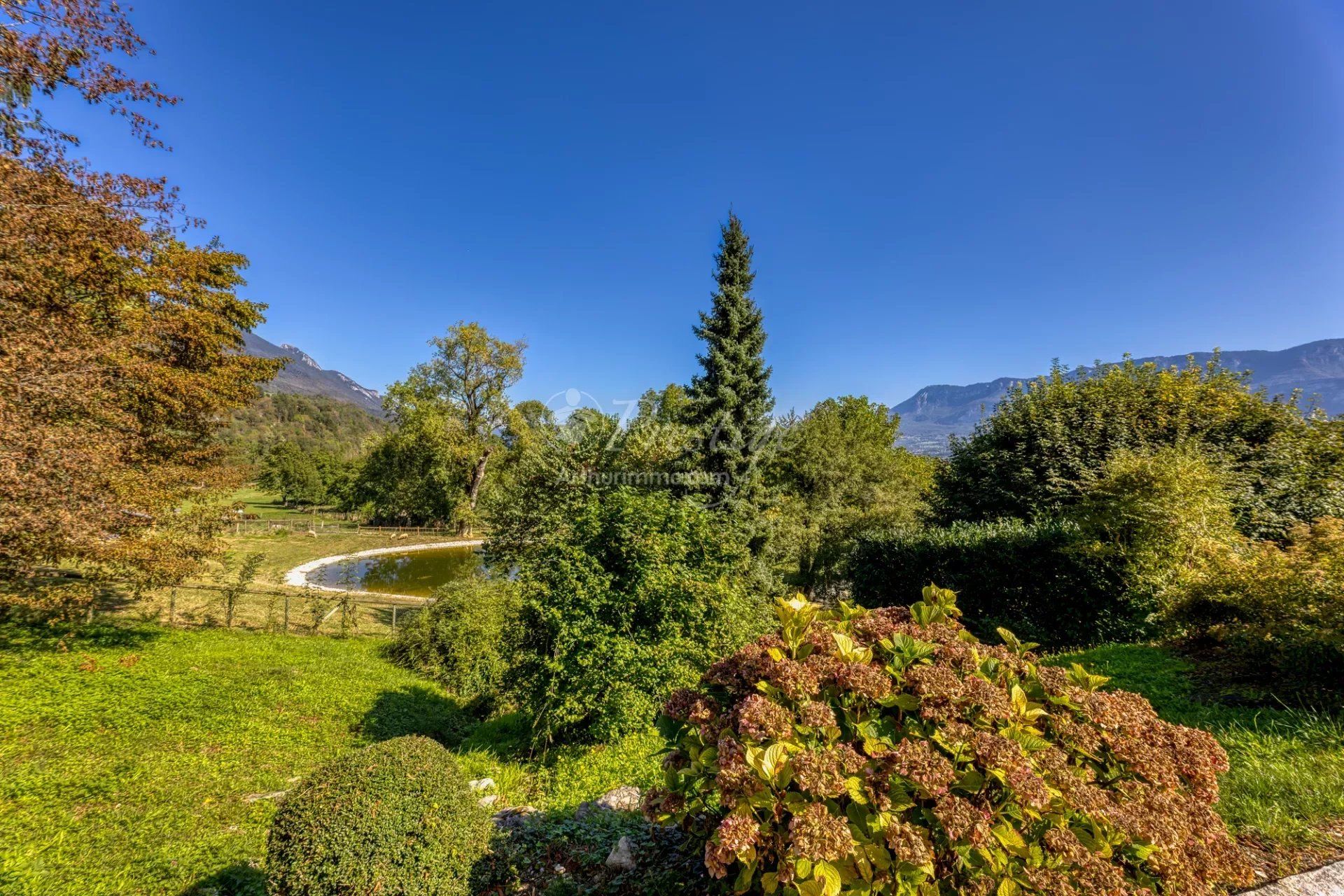 Talo sisään Le Bourget-du-Lac, Savoie 12664890