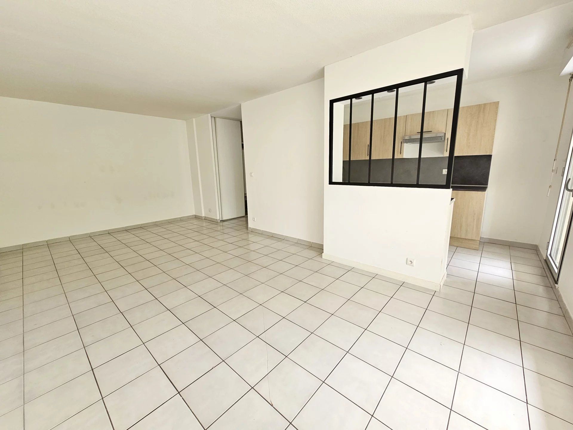 Кондоминиум в Marseille 12ème, Bouches-du-Rhône 12665000