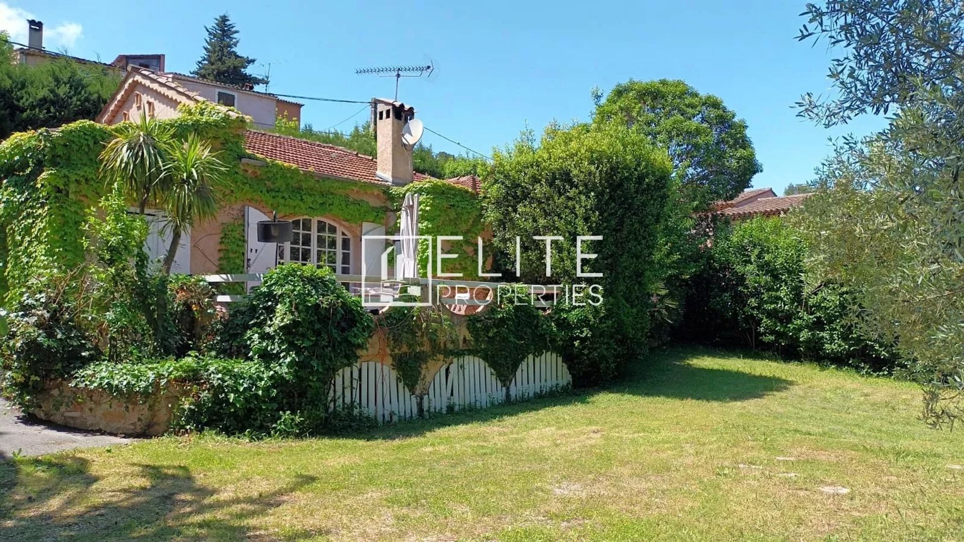 Huis in Mougins, Provence-Alpes-Côte d'Azur 12665065