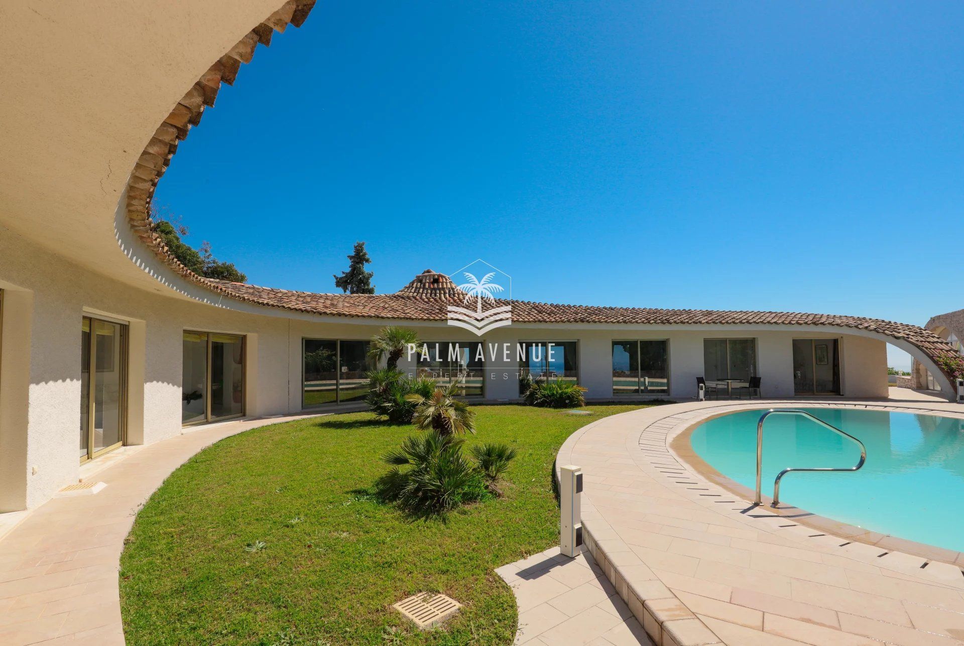 House in Cannes, Alpes-Maritimes 12665215