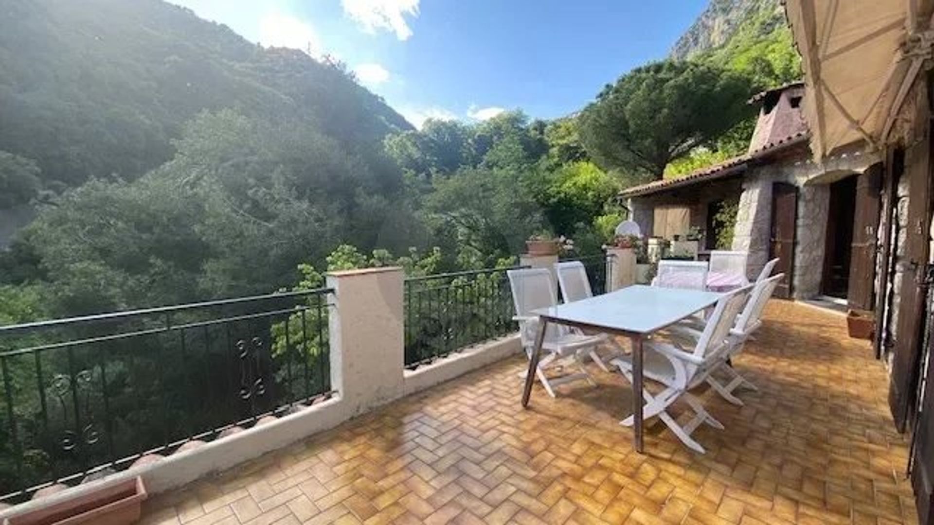 σπίτι σε Castellar, Alpes-Maritimes 12665217