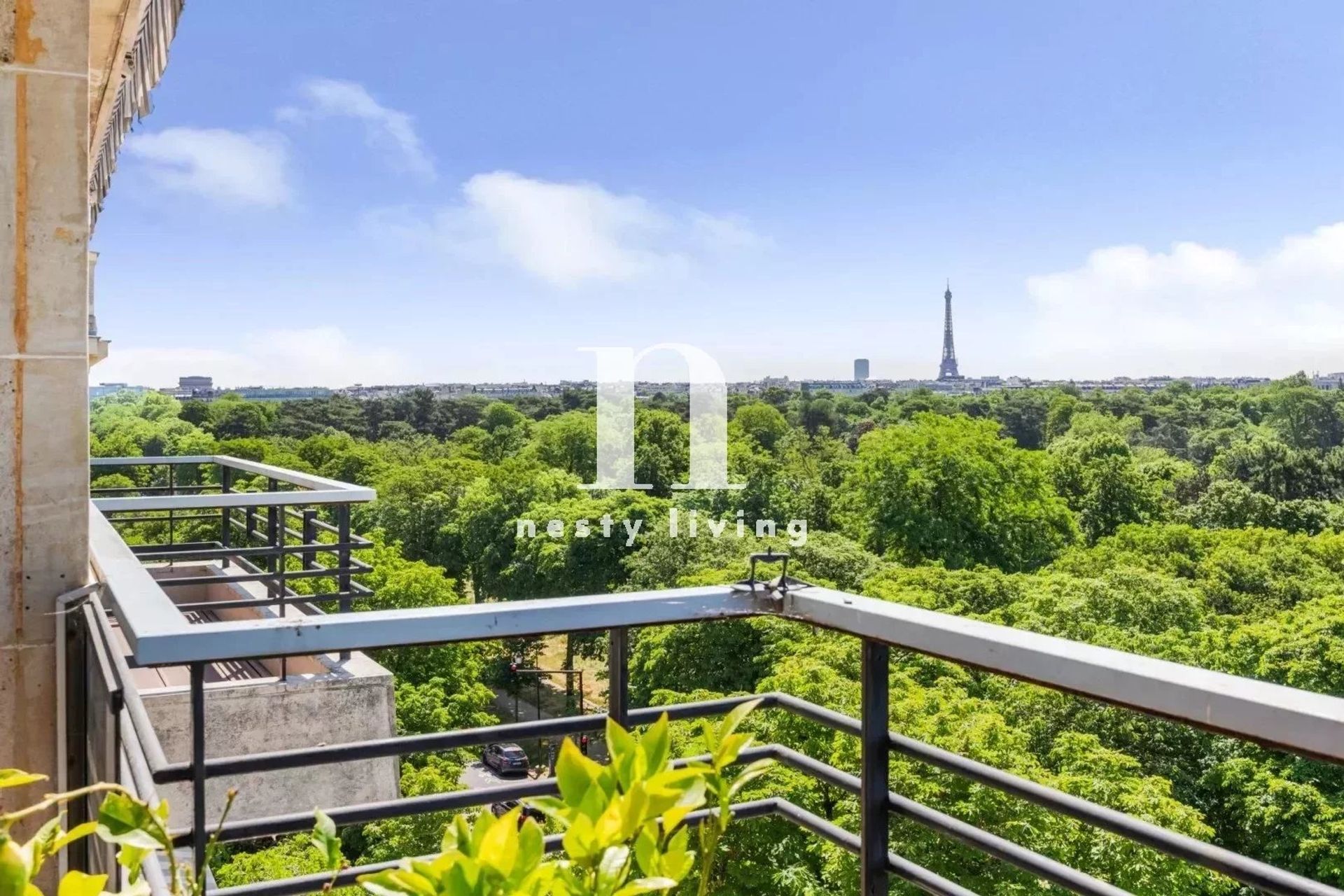 Condominium in Neuilly-sur-Seine, Ile-de-France 12665316