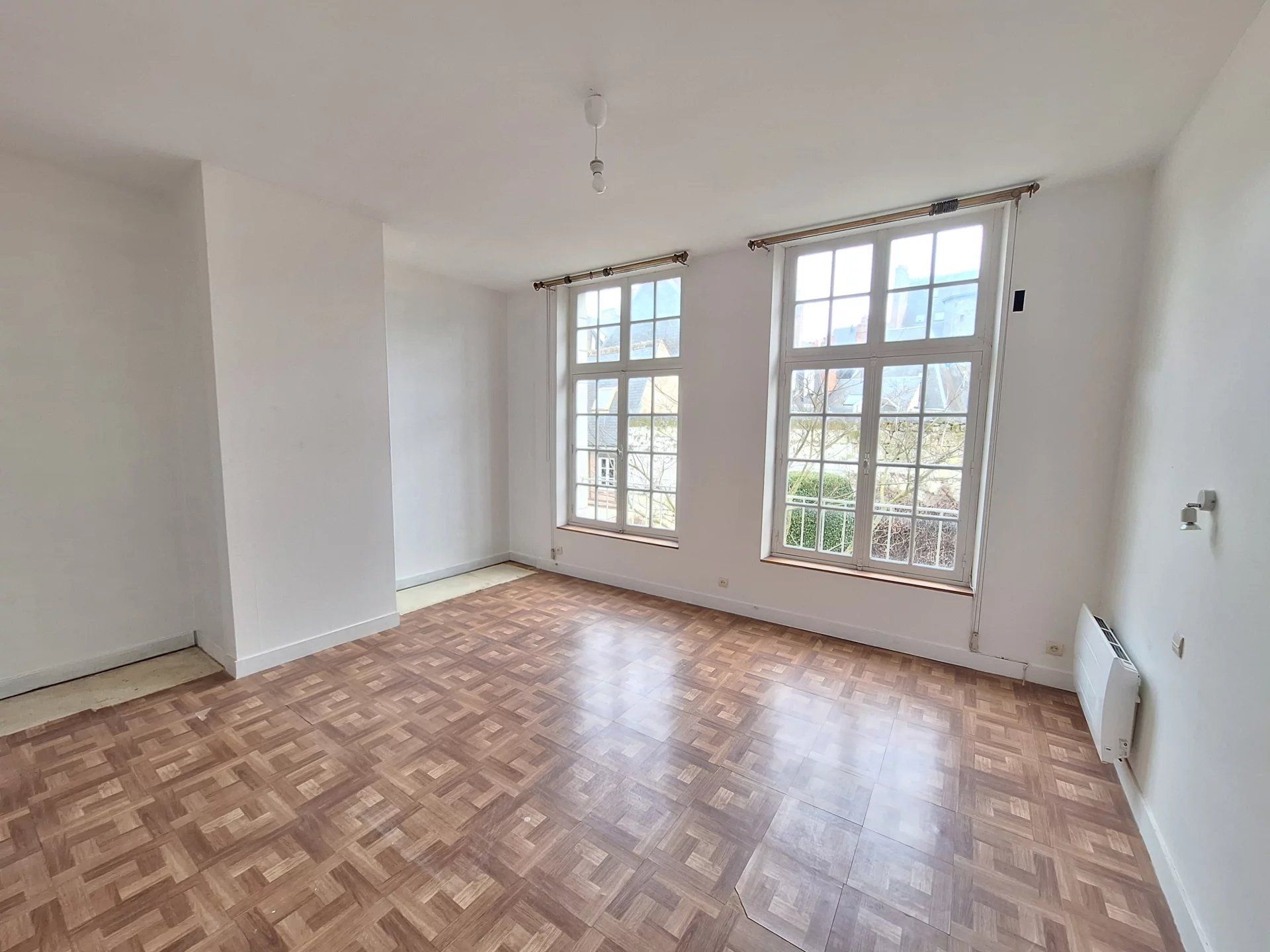 Condominio en Tours, Centre-Val de Loire 12665366