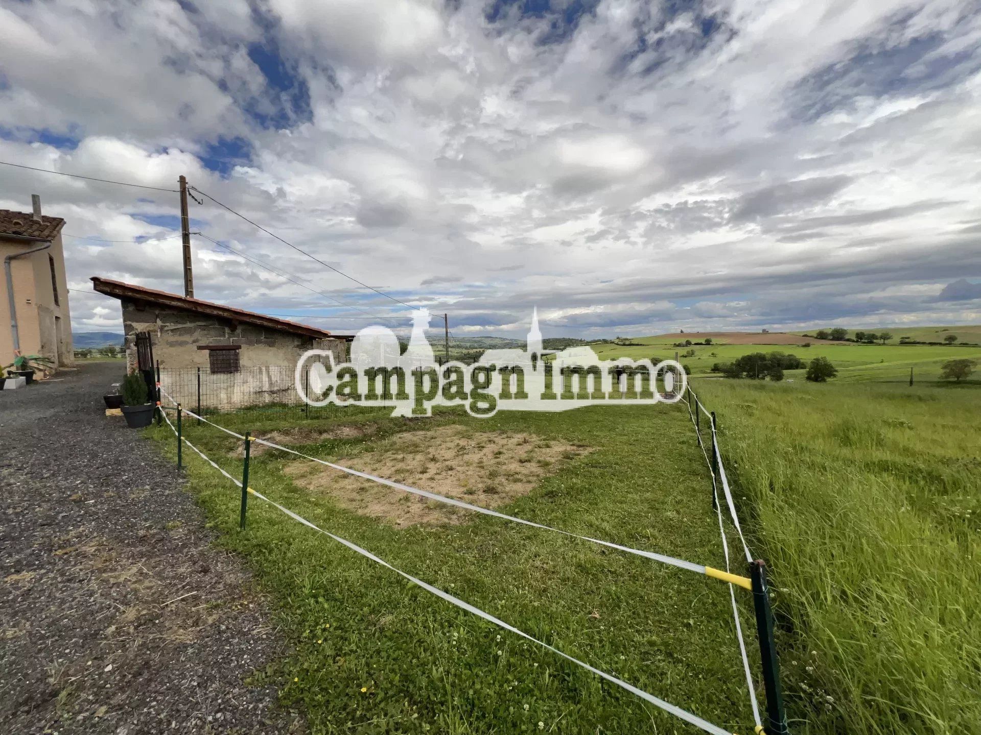 Hus i Saint-Loup, Rhône 12665688