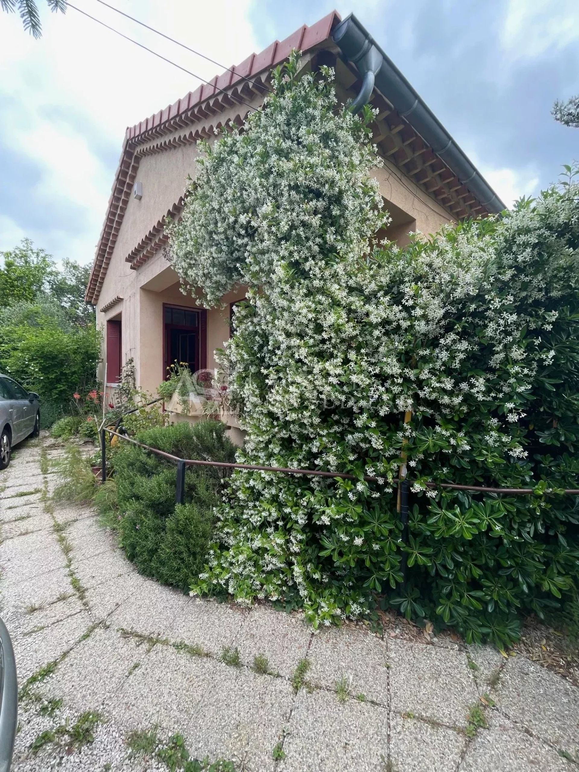 Casa nel Aix-en-Provence, Bouches-du-Rhône 12665839