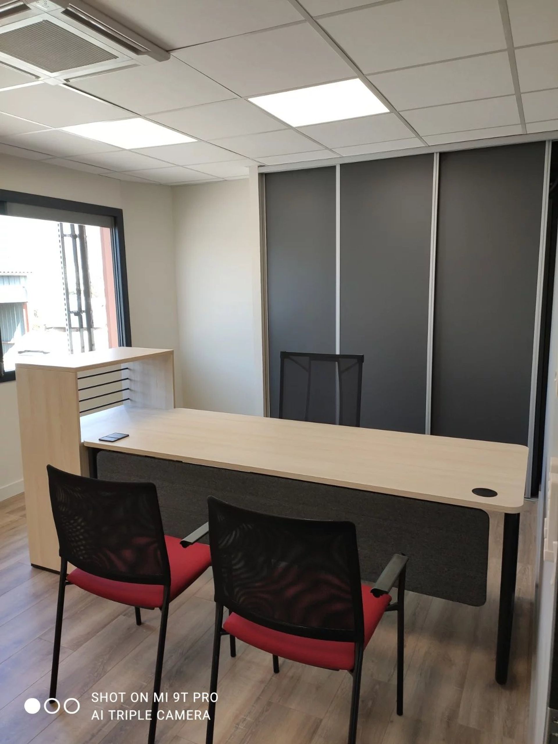 Kantor di Bourg-en-Bresse, Ain 12666115