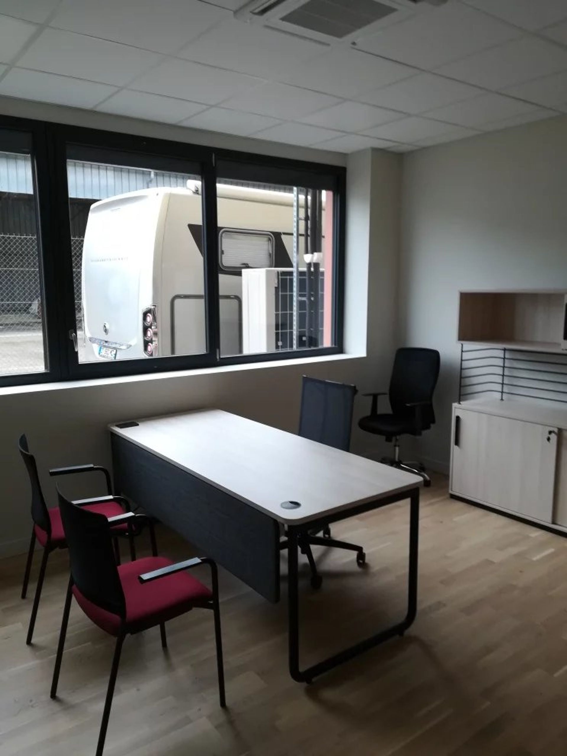 Büro im Bourg-en-Bresse, Ain 12666115