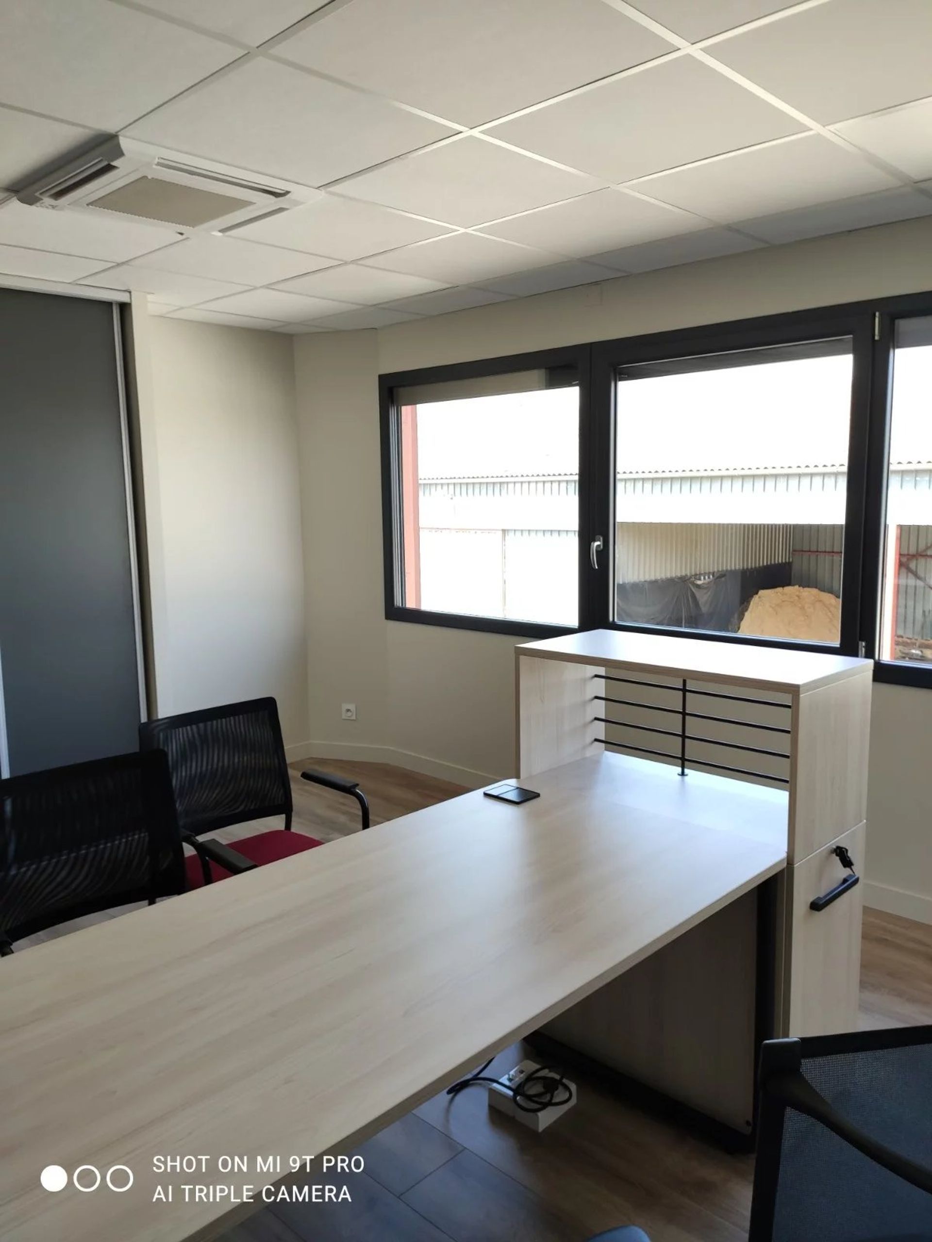 Kantor di Bourg-en-Bresse, Ain 12666115