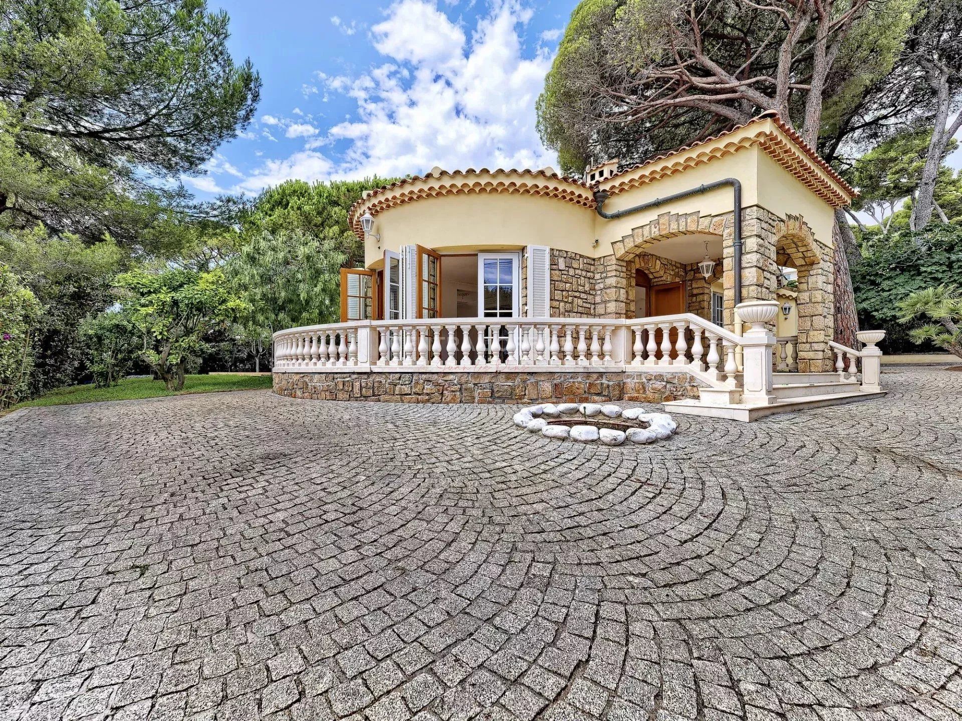 Rumah di Antibes, Alpes-Maritimes 12666146