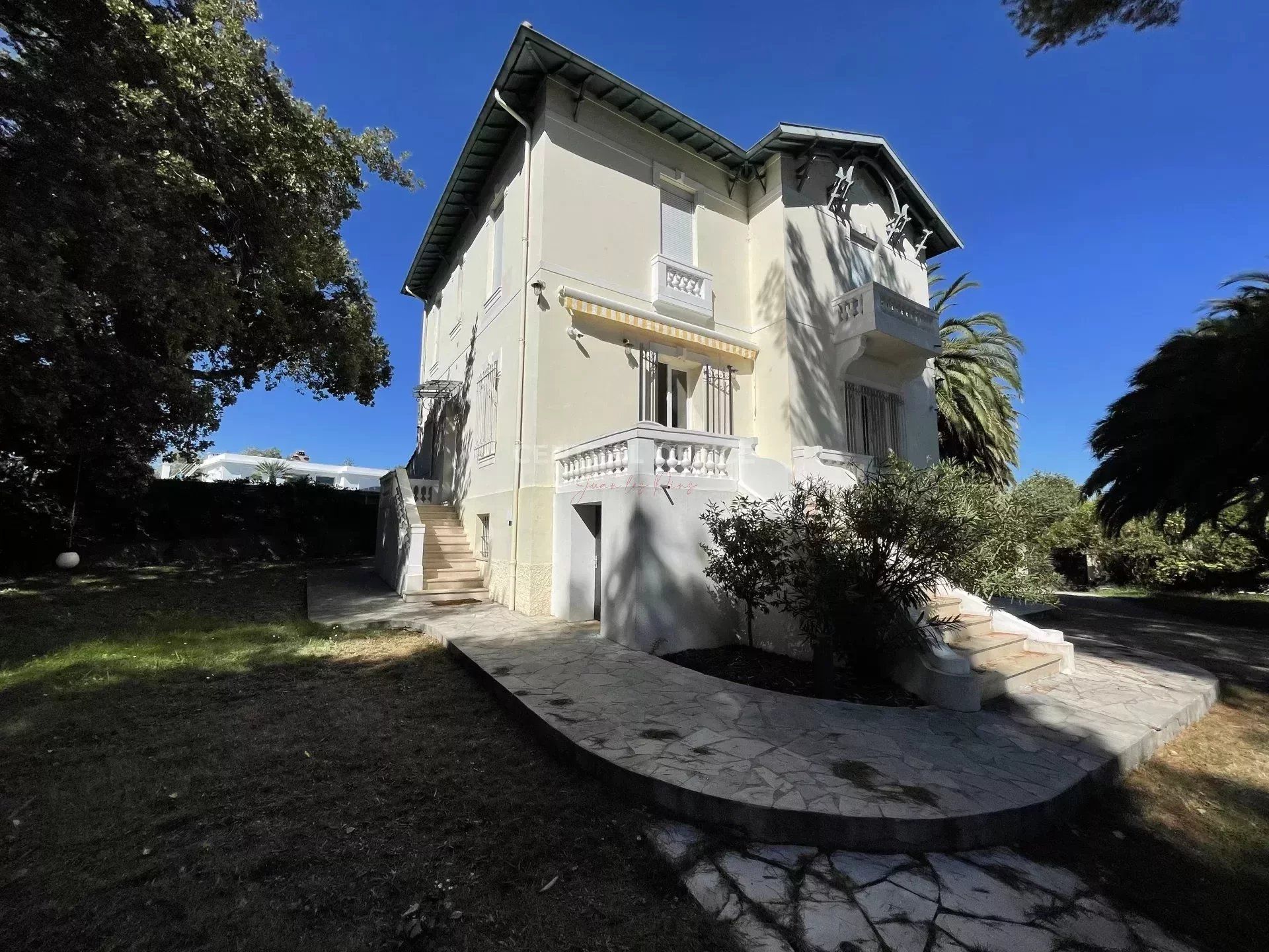 rumah dalam Antibes, Alpes-Maritimes 12666147