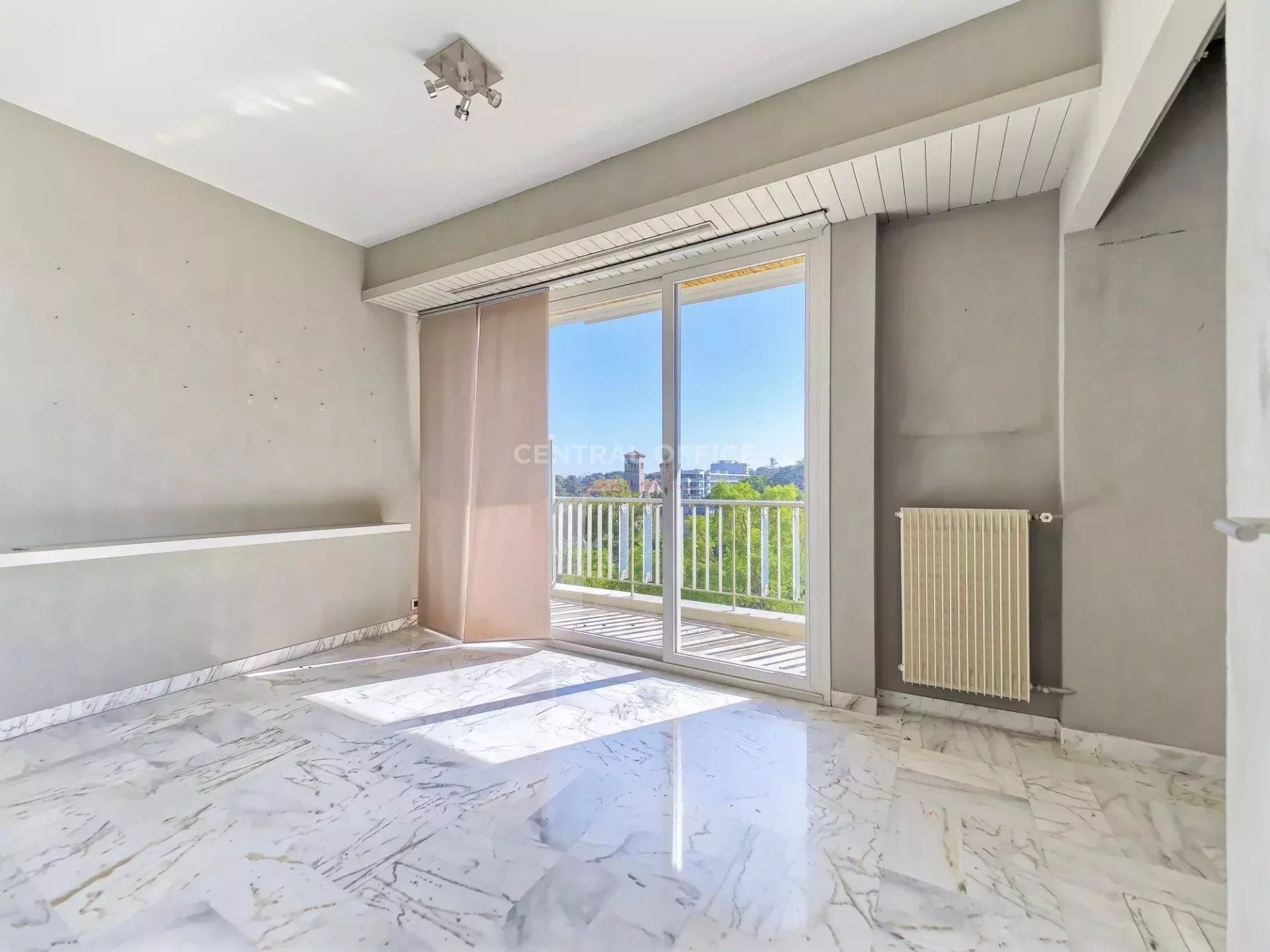 Condominio en Antibes, Alpes-Maritimes 12666150