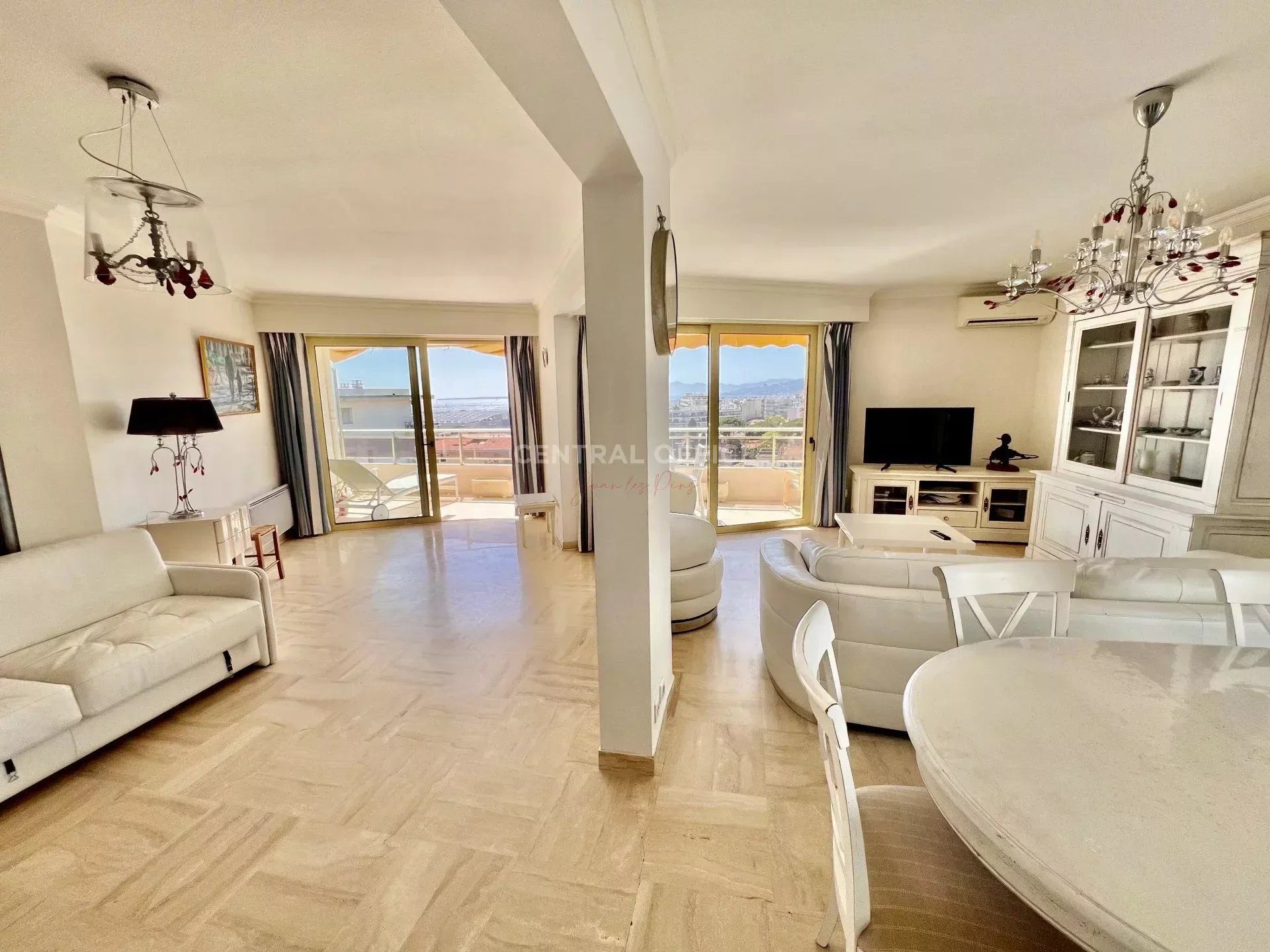 Condominio en Antibes, Alpes-Maritimes 12666151