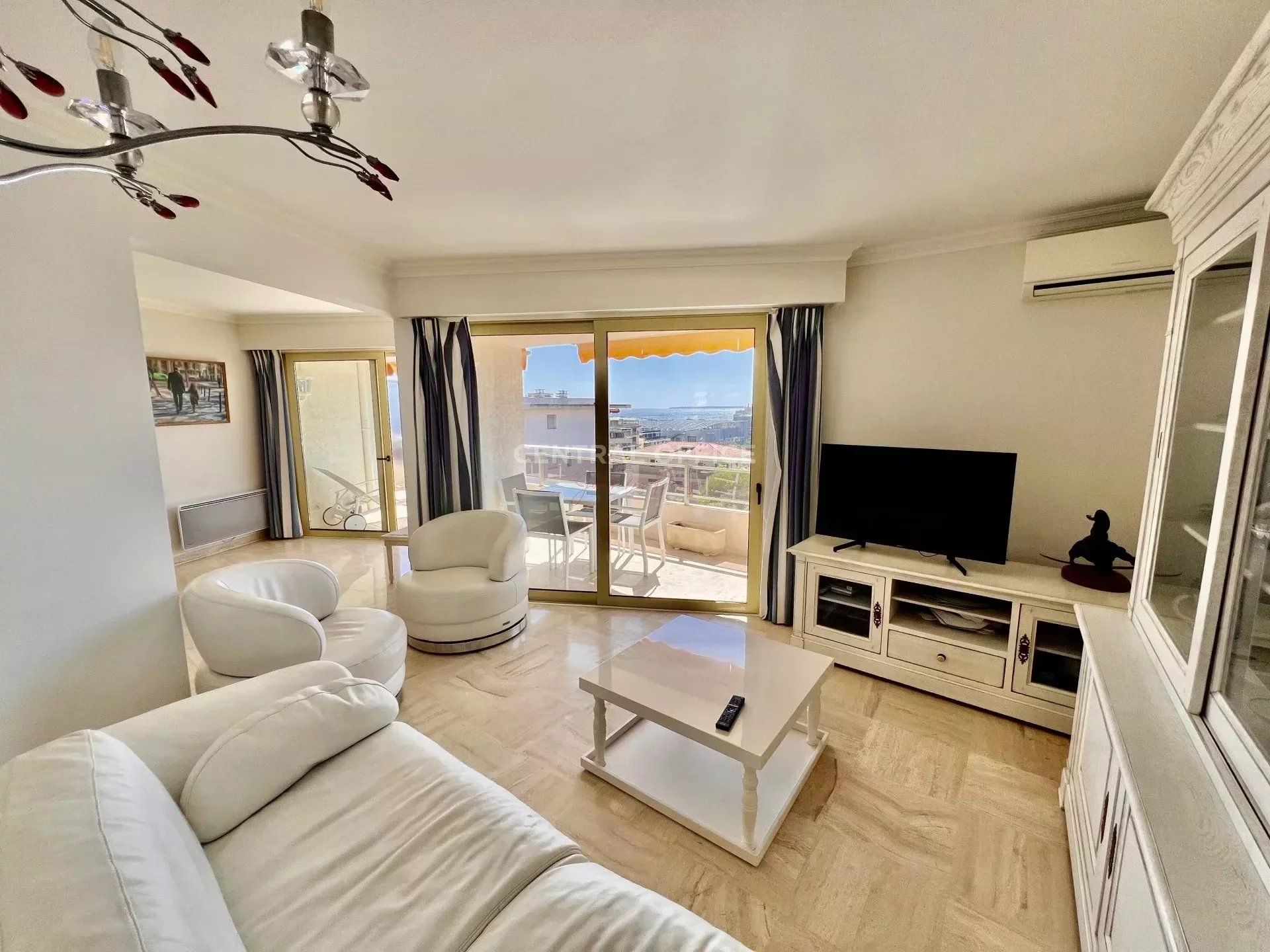 Condominio en Antibes, Alpes-Maritimes 12666151