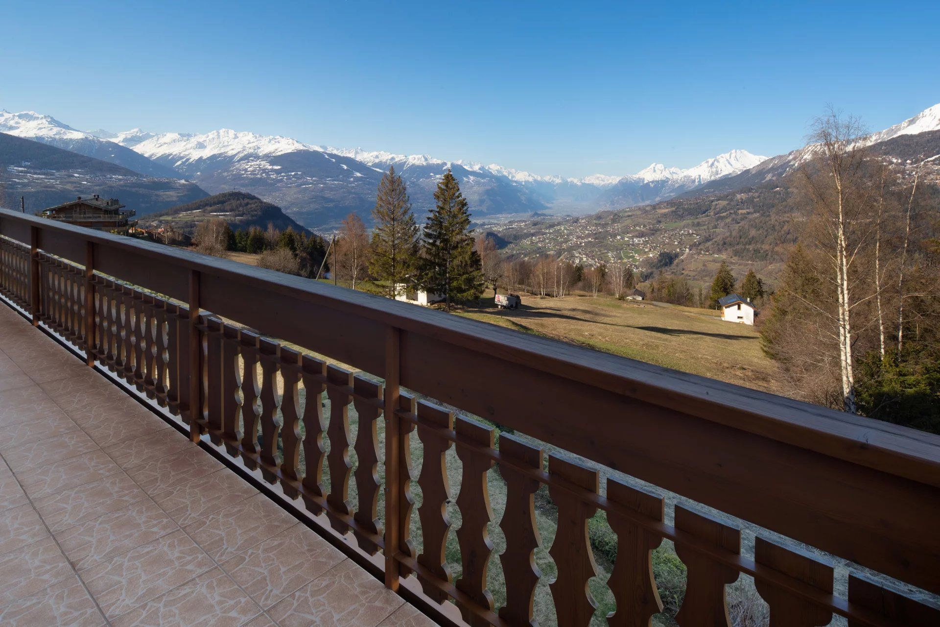 Condominium in Crans-Montana, District de Sierre 12666169