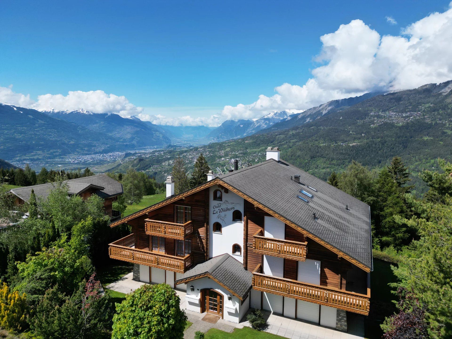 Condominio en Crans-Montana, District de Sierre 12666169