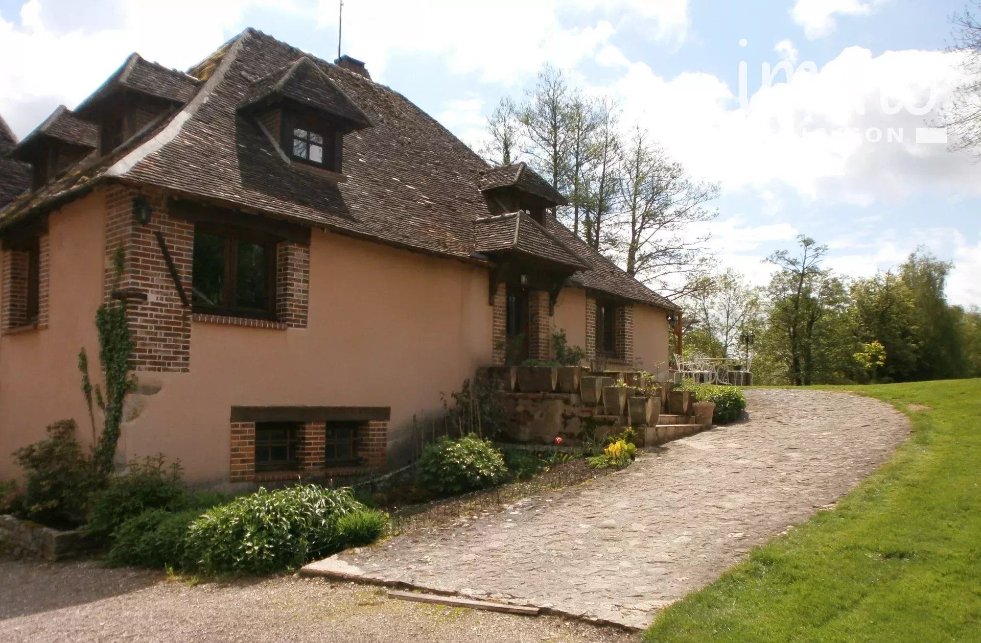 Hus i Saint-Fargeau, Yonne 12667735