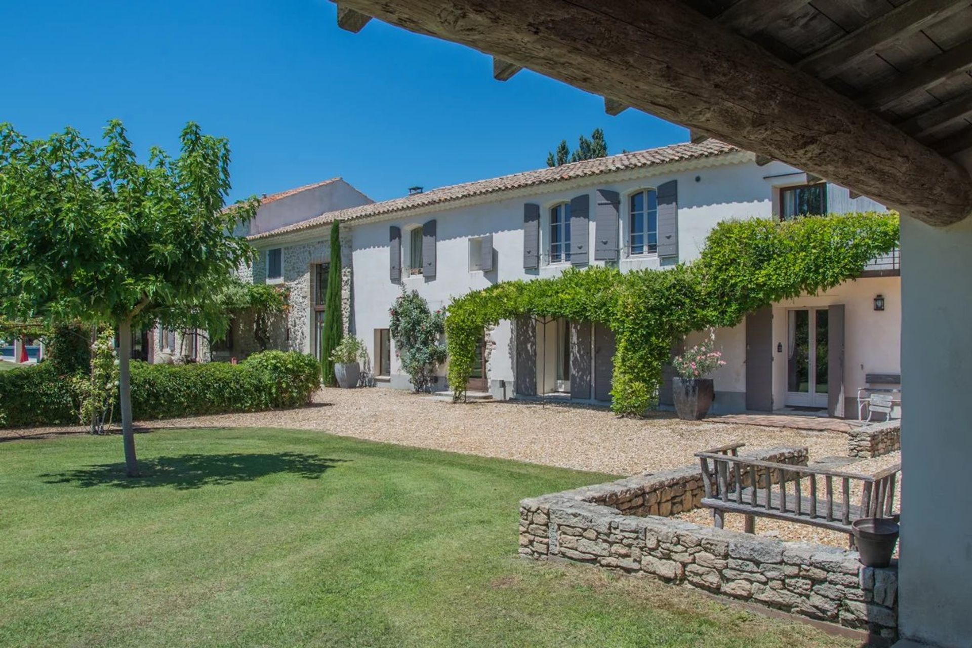 بيت في L'Isle-sur-la-Sorgue, Vaucluse 12668520