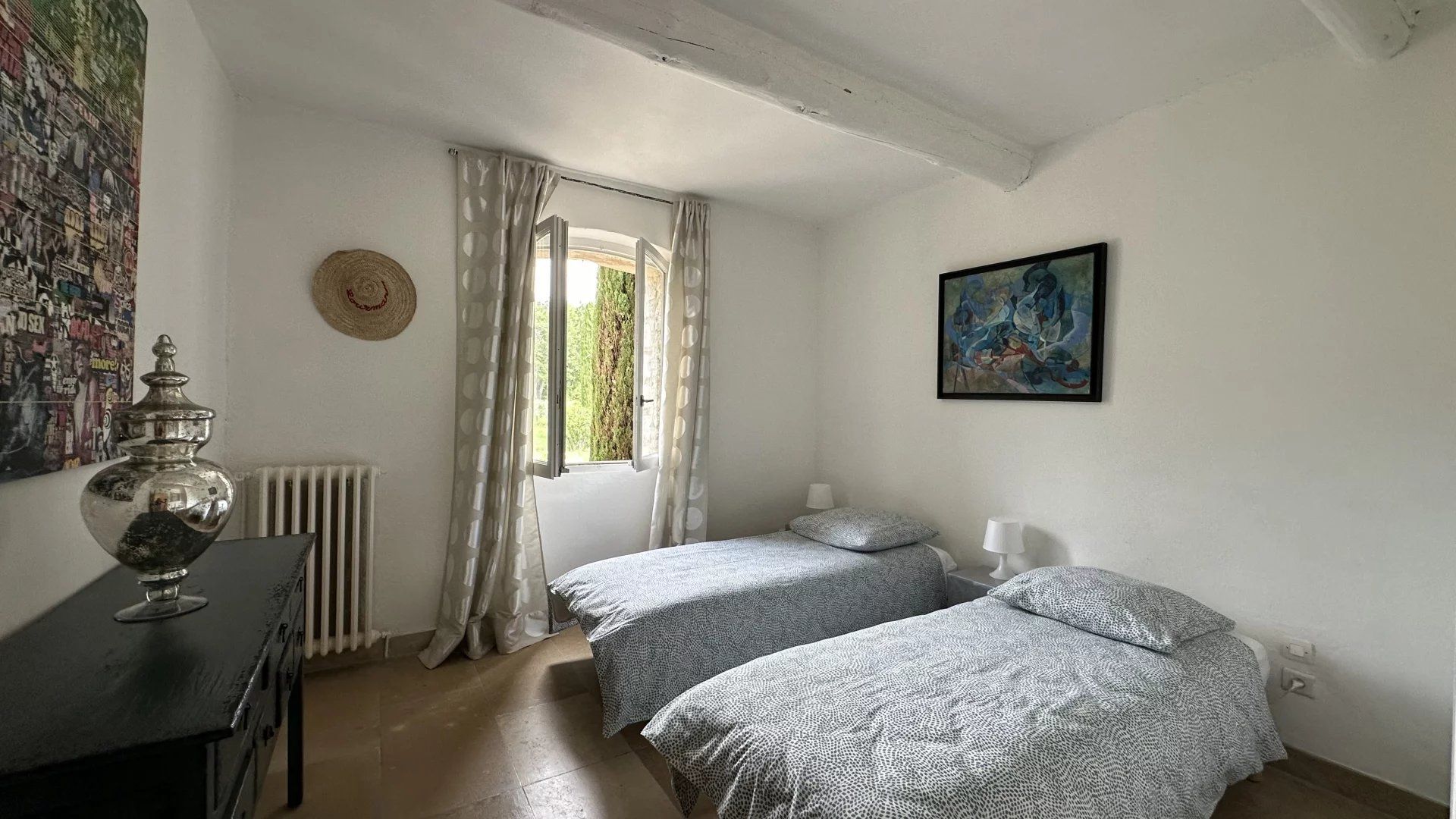 بيت في Lourmarin, Vaucluse 12668524