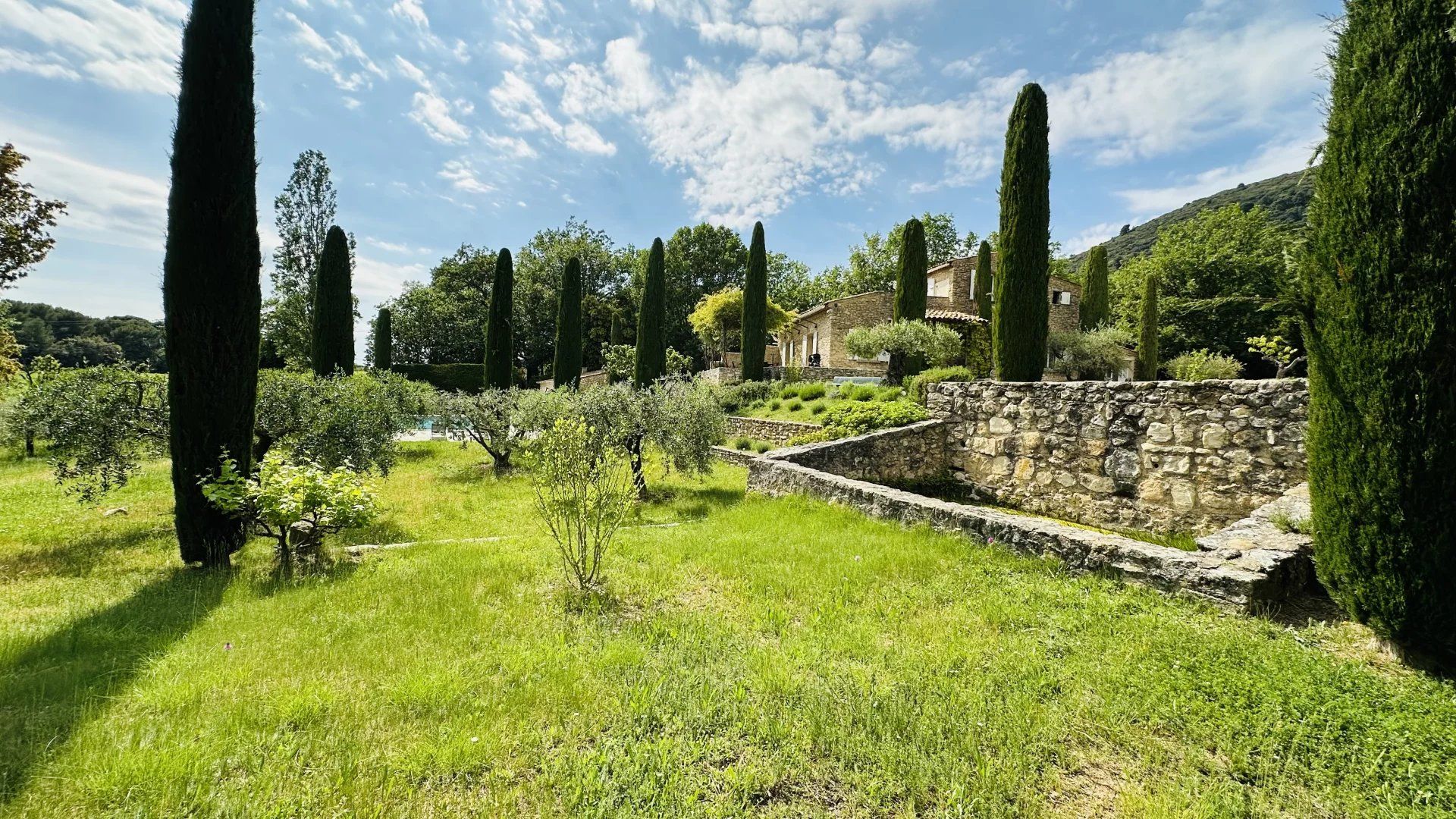 rumah dalam Lourmarin, Vaucluse 12668524