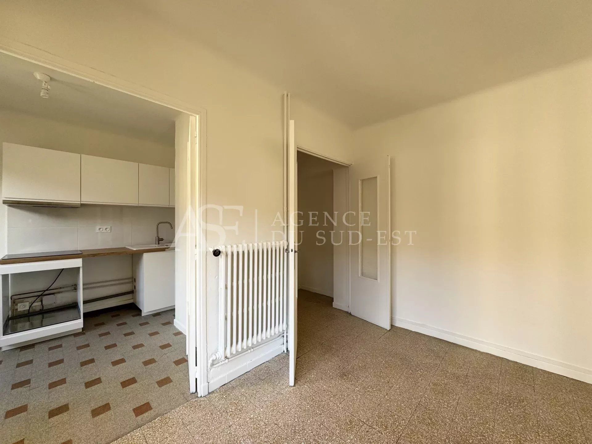 Condominium in Aix-en-Provence, Provence-Alpes-Cote d'Azur 12669284