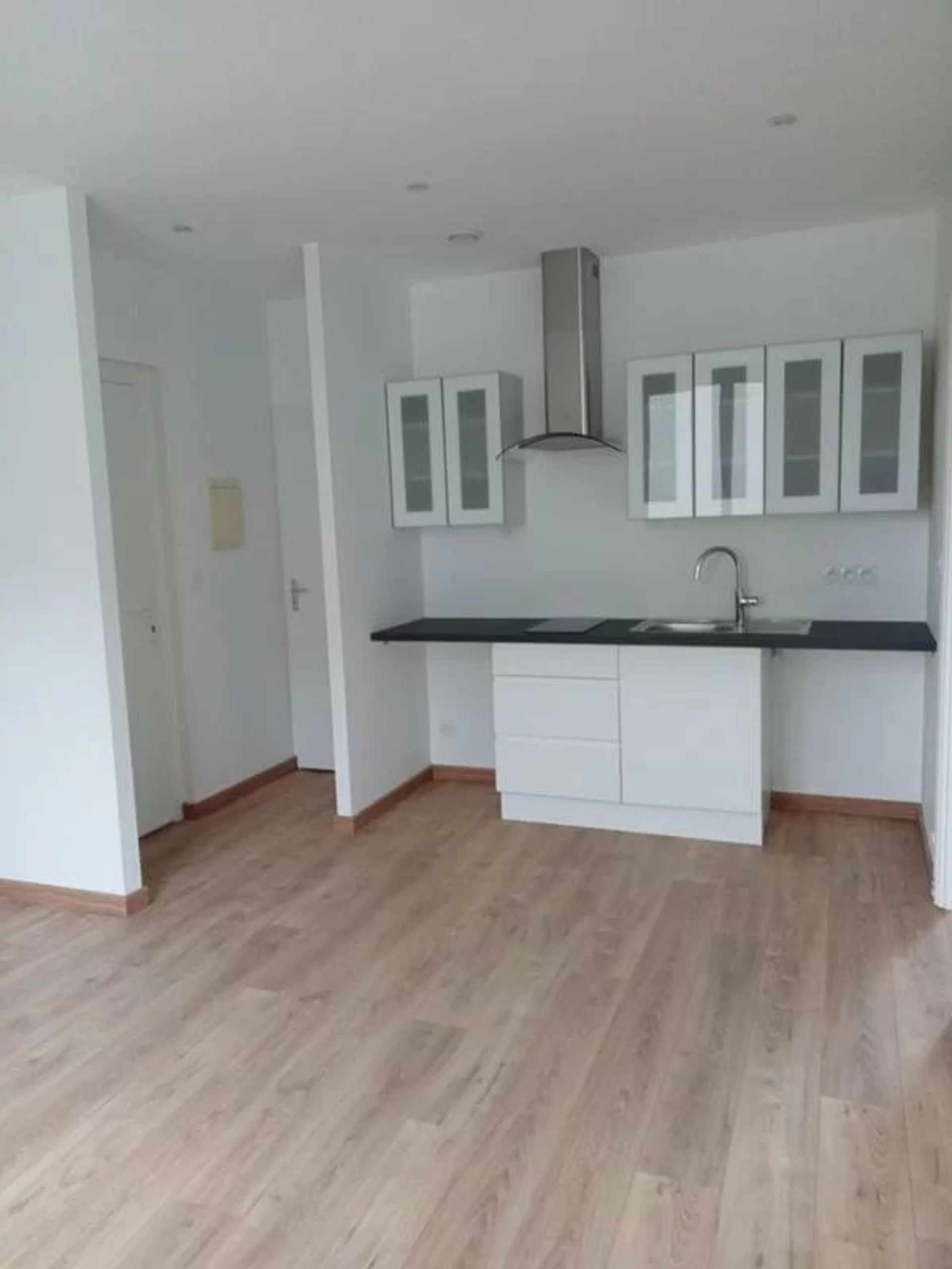 Condominio nel Saint-Cyr-sur-Loire, Centro-Valle della Loira 12669287