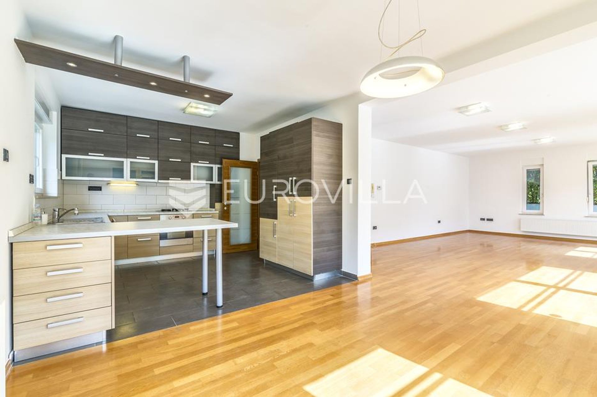 casa en sextina, Zagreb, Graduado 12670941