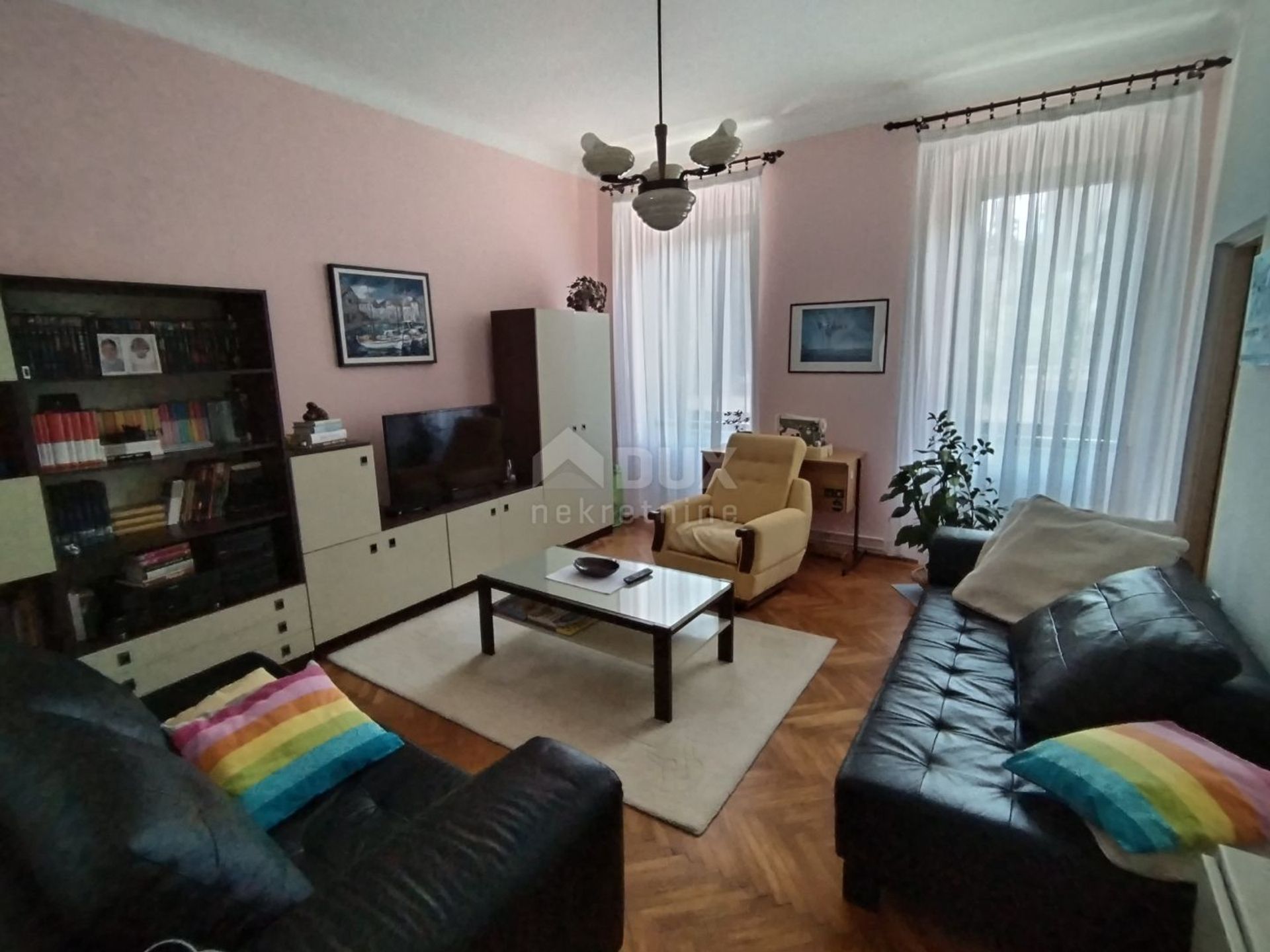 Condominio en Zminj, Istarska Županija 12670965