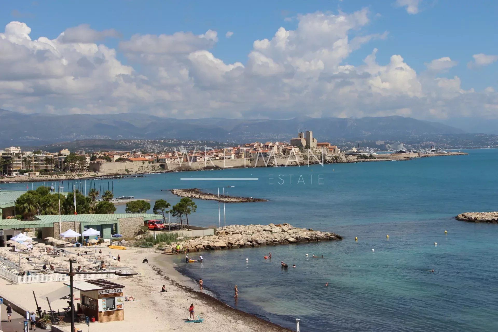 公寓 在 Antibes, Alpes-Maritimes 12671637